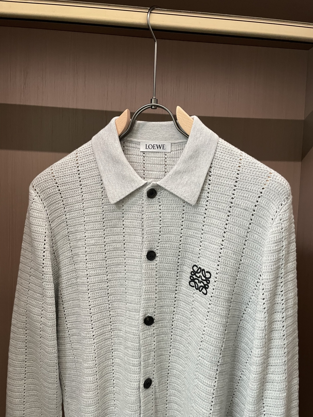 罗家新款毛衫毛衣，上身宽松纱线采用细针织法，上身舒适，不挑身材 男女同款，秋冬毛衣，是今年最好看的情侣装