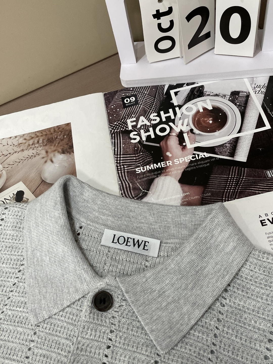 罗家新款毛衫毛衣，上身宽松纱线采用细针织法，上身舒适，不挑身材 男女同款，秋冬毛衣，是今年最好看的情侣装