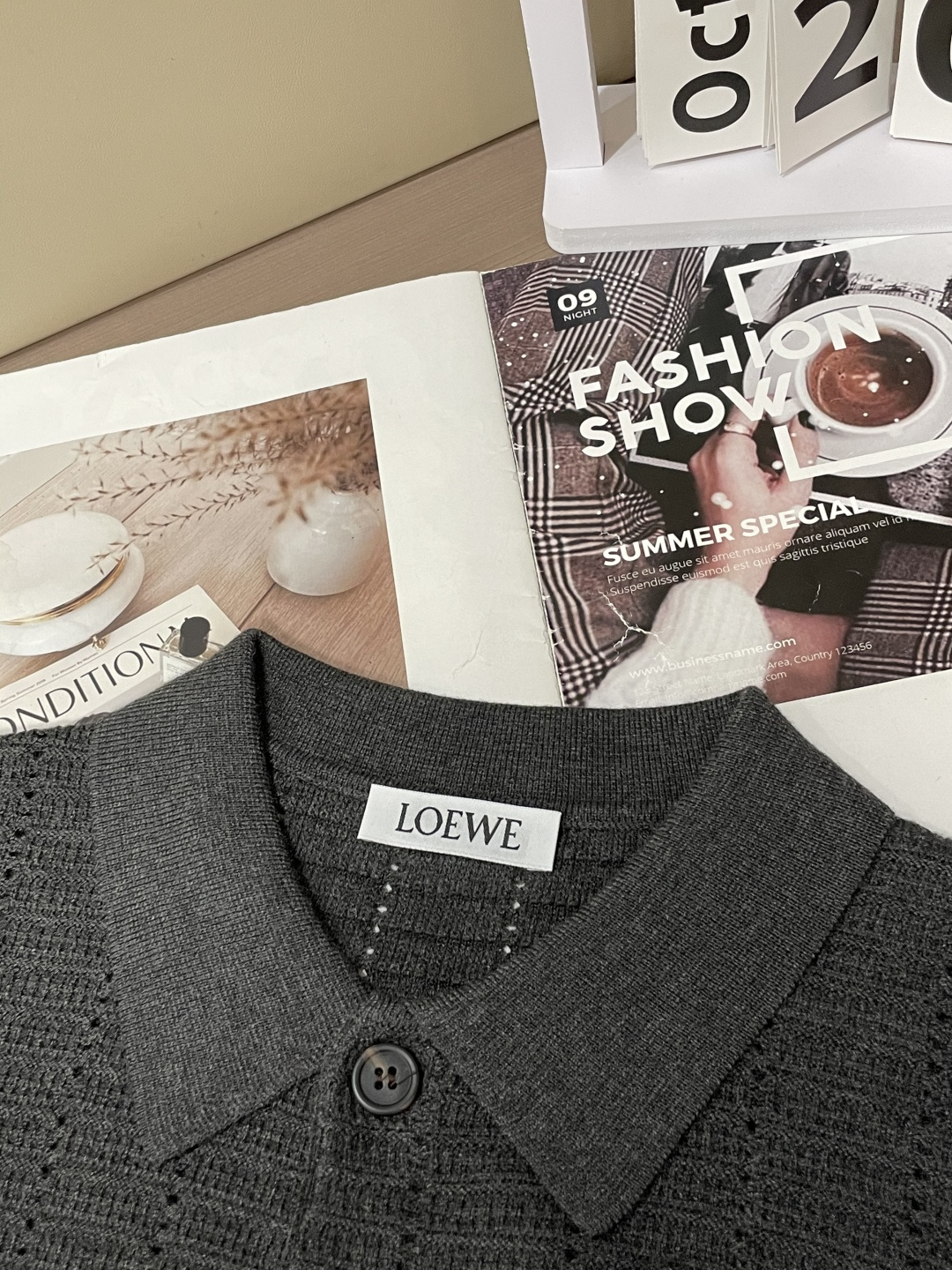 罗家新款毛衫毛衣，上身宽松纱线采用细针织法，上身舒适，不挑身材 男女同款，秋冬毛衣，是今年最好看的情侣装