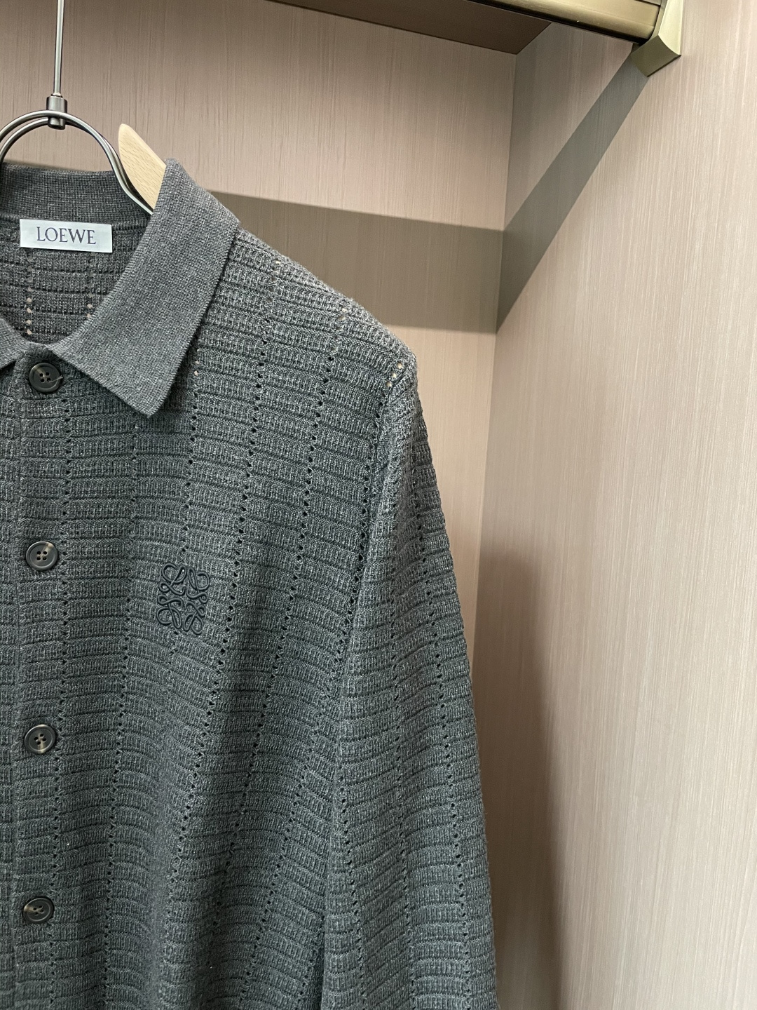 罗家新款毛衫毛衣，上身宽松纱线采用细针织法，上身舒适，不挑身材 男女同款，秋冬毛衣，是今年最好看的情侣装