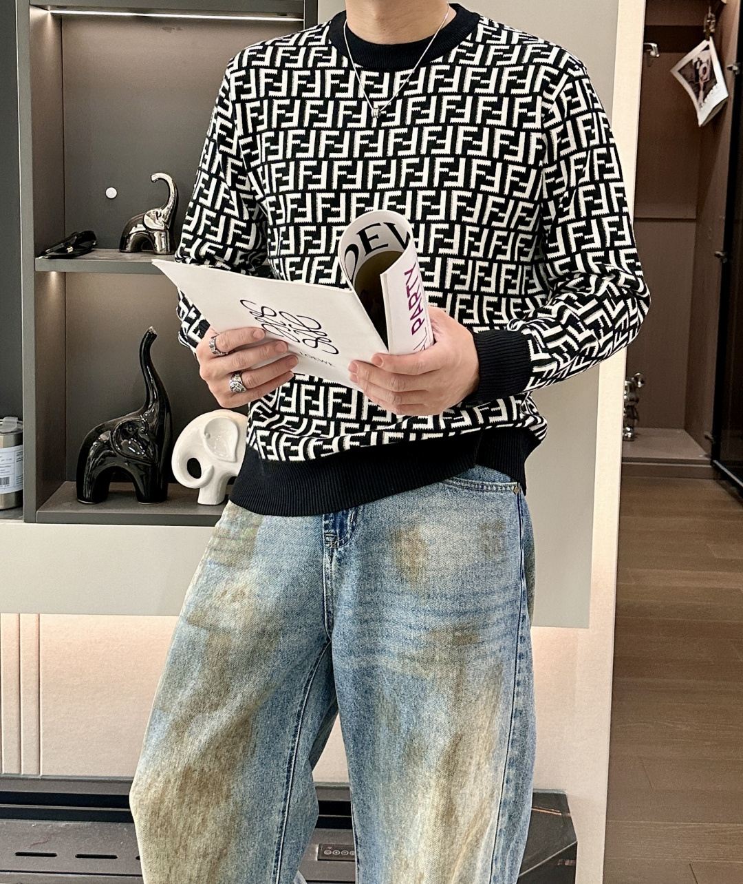 NO:614858,FD 2025 Autumn and Winter, high-end customization, full of urban style, classic, simple and elegant round neck base knitted sweater. Made of imported wool blended fabric, soft and delicate. A basic base base is indispensable in men's wardrobe. It can be used to match various clothing anytime and anywhere to meet your daily needs. The design of the clothes is very simple, dear friends, hurry up and get it!  Size M-XXXL,,sweaters,alexander wang19860909FD 2025秋冬 高级定制 都市风十足 经典简约大气圆领打底针织毛衣. 采用进口羊毛混纺面料 柔软细腻 男人的衣柜都少不了基础打底 随时随地都可以拿来搭配各种服饰 满足您日常生活需求 .衣服设计非常的简洁 , 亲们赶紧入手！ 尺码M-XXXL,,sweaters,alexander wang,Men's clothing