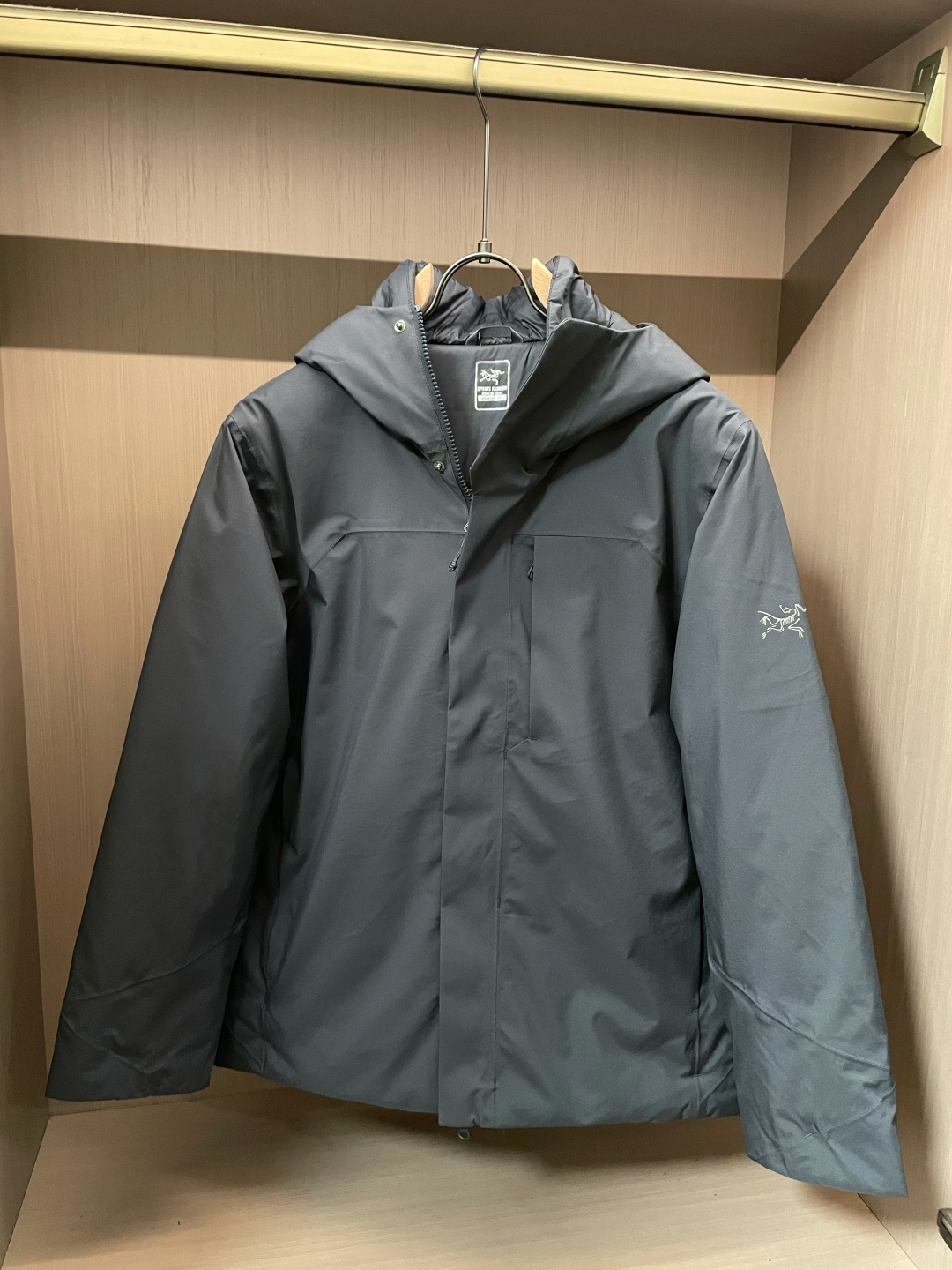 始祖鸟-官网同款，市场最高版本；软壳系列，2025秋冬新款棉衣外套，里面加厚加绒保暖性更强/面料选用爽滑