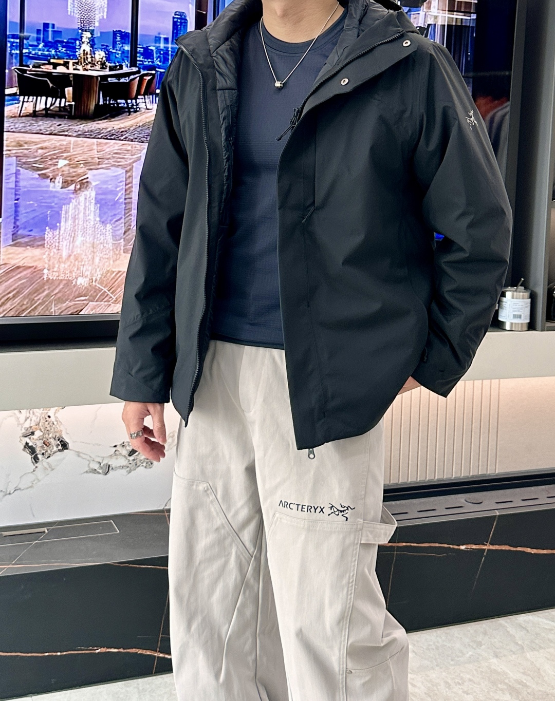 NO:629141,· Arc'teryx - the same model as the official website, the highest version on the market; soft shell series, 2025 autumn and winter new cotton jacket, thickened and velvet inside for stronger warmth/fabric is made of smooth polyester fiber, with strong gloss, and the inner layer is filled with imported fine cotton, making the upper body lighter and warmer, fashionable and compatible with warmth!  The details and materials used are very exquisite, showing the designer's extreme care in making it. It is more like a handicraft. The overall shape is great and the high-end quality is high. Size M～3XL, arc'teryx, jackets & coats, alexander wang19860909· 始祖鸟-官网同款,市场最高版本；软壳系列,2025秋冬新款棉衣外套,里面加厚加绒保暖性更强/面料选用爽滑聚酯纤维 面料,光泽感强,内层填充了进口精棉,上身更加轻盈保暖,时尚保暖兼容！细节用料都非常考究,显示了设计 师极致的用心制作,更像是一件工艺品,整体版型很赞,高端比入. 码数M～3XL,arc'teryx,jackets & coats,alexander wang,Men's clothing