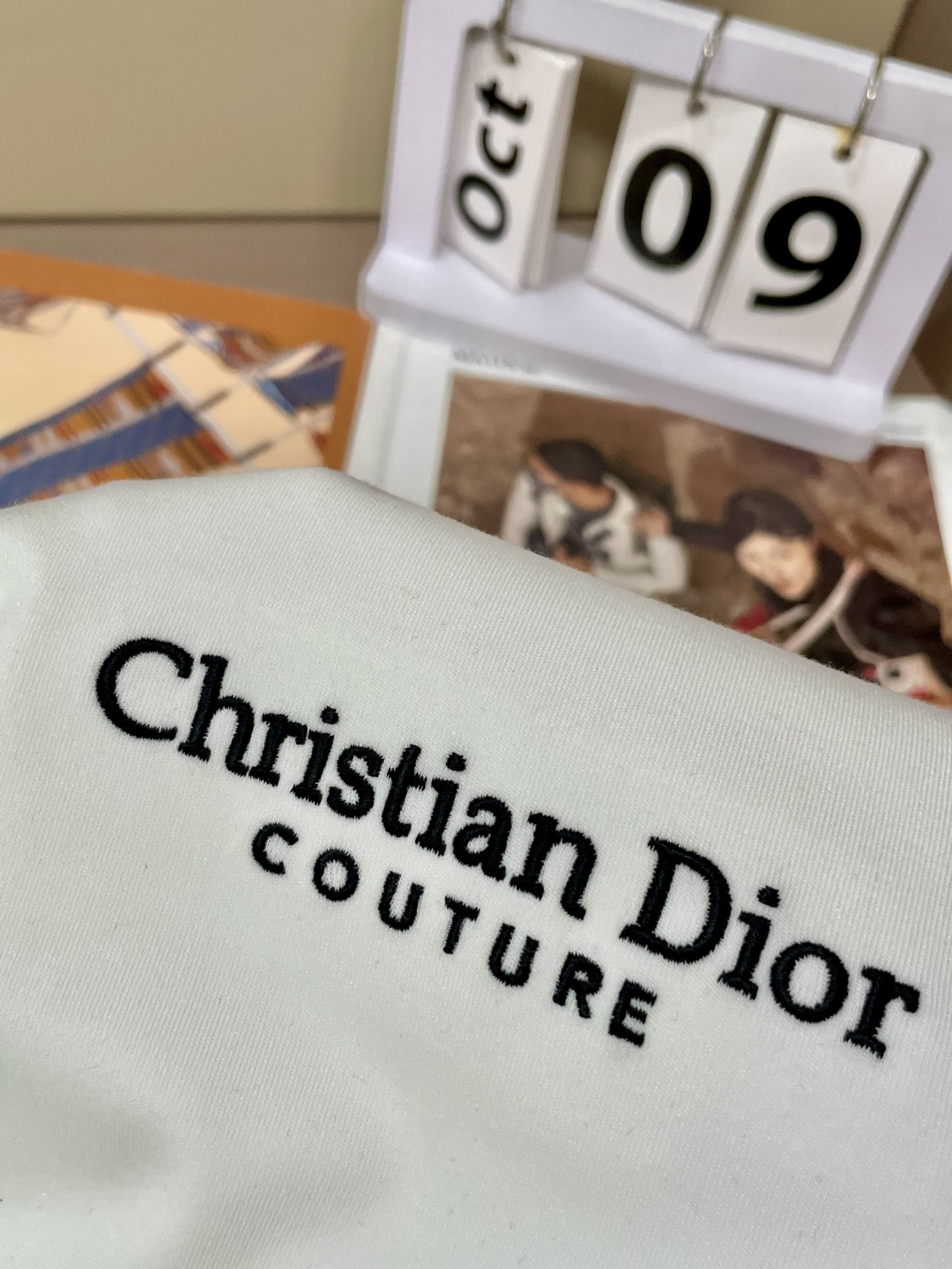 Dior2025秋冬新款，定制面料，独特工艺logo，舒适性与透气性兼优，柔软抗皱弹性和垂性极佳，无论是