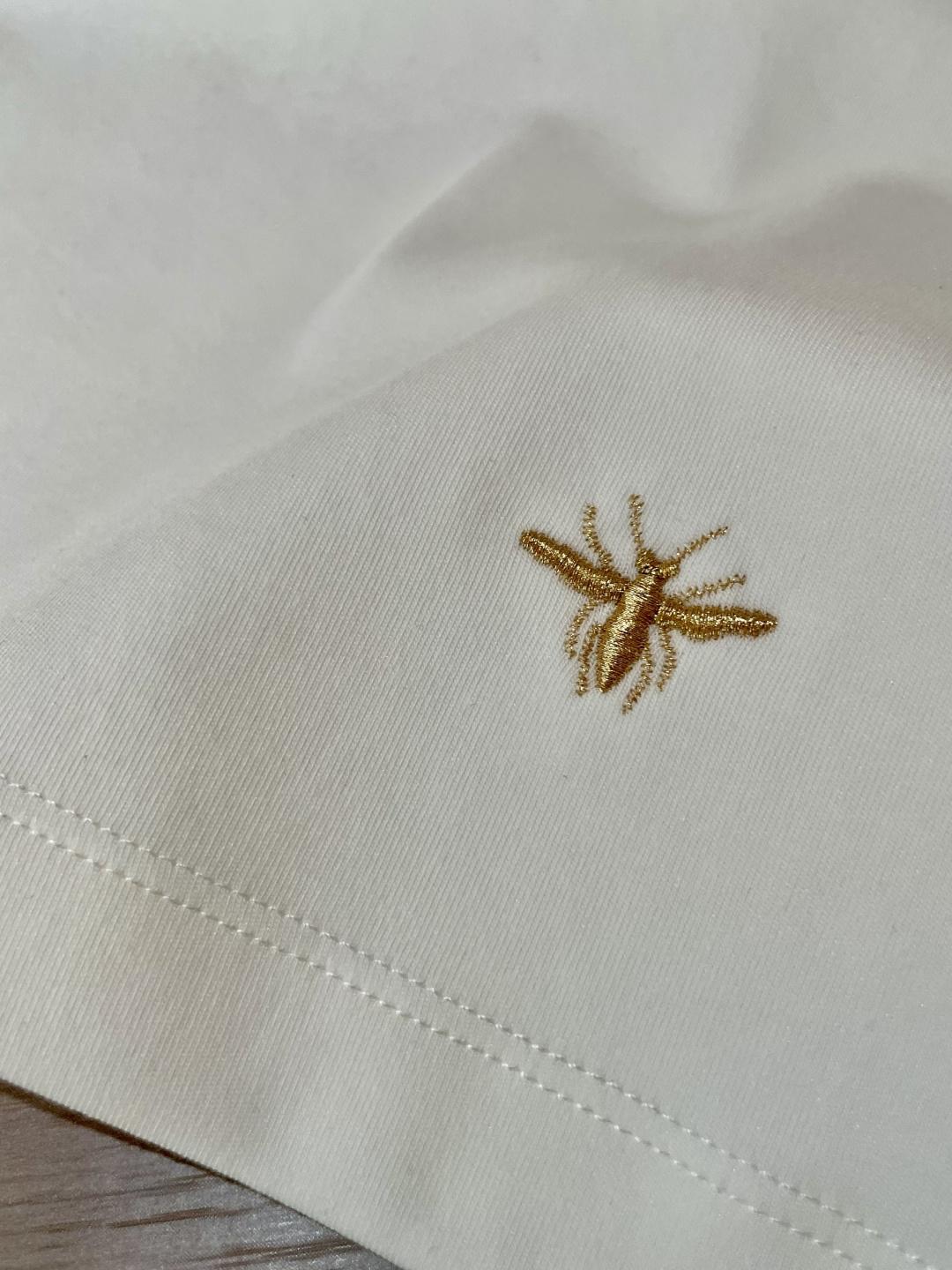 Dior2025秋冬新款，定制面料，独特工艺logo，舒适性与透气性兼优，柔软抗皱弹性和垂性极佳，无论是