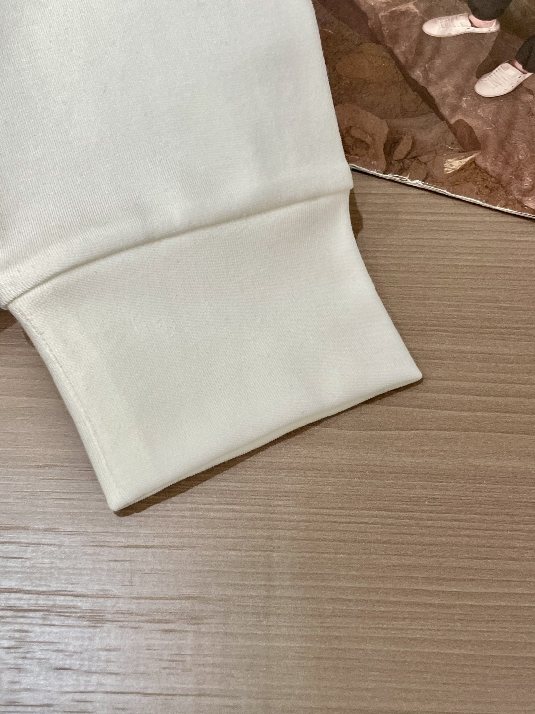 Dior2025秋冬新款，定制面料，独特工艺logo，舒适性与透气性兼优，柔软抗皱弹性和垂性极佳，无论是