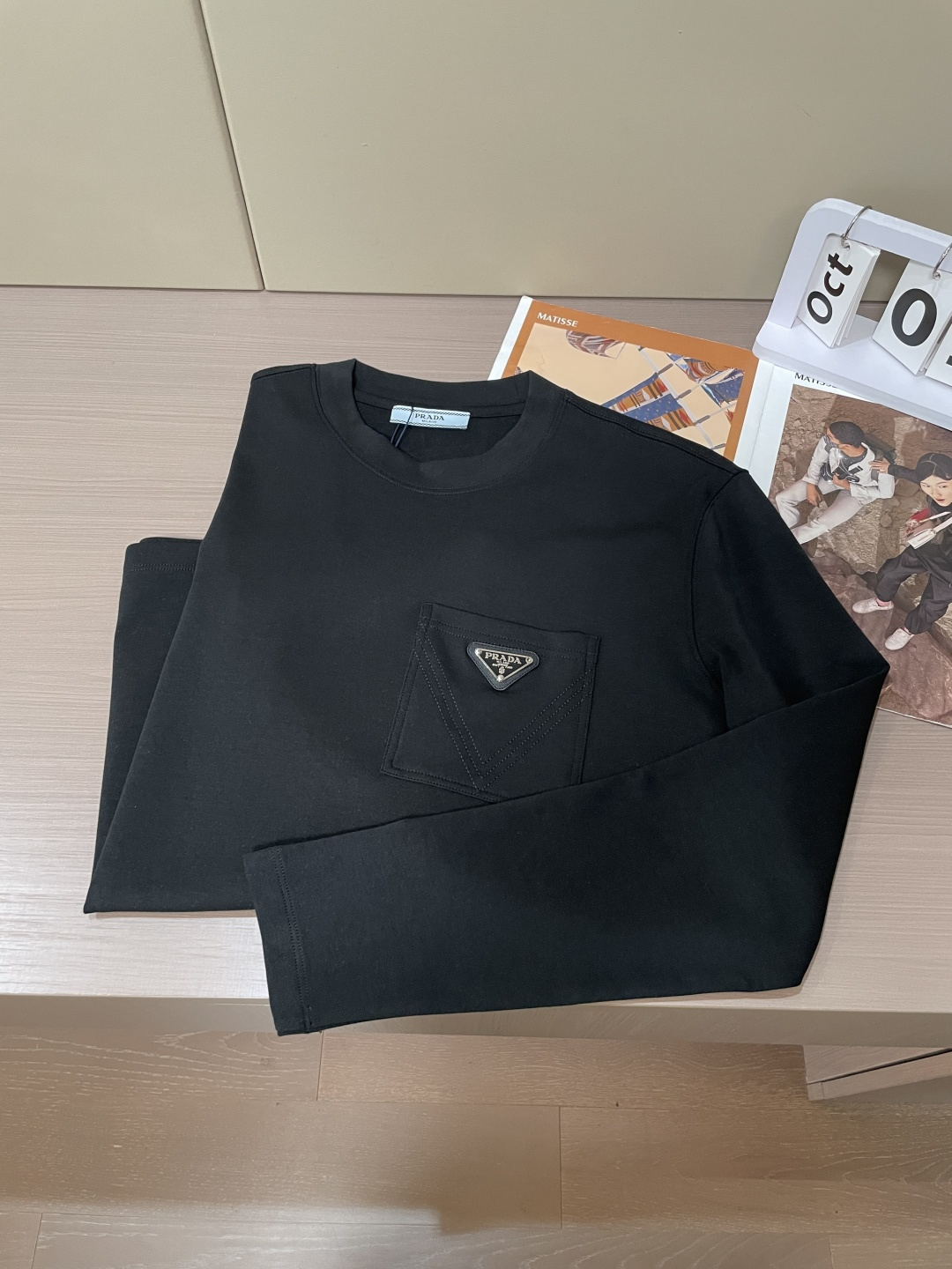 Prad 2025秋冬新款，定制面料，独特工艺logo，舒适性与透气性兼优，柔软抗皱弹性和垂性极佳，无论