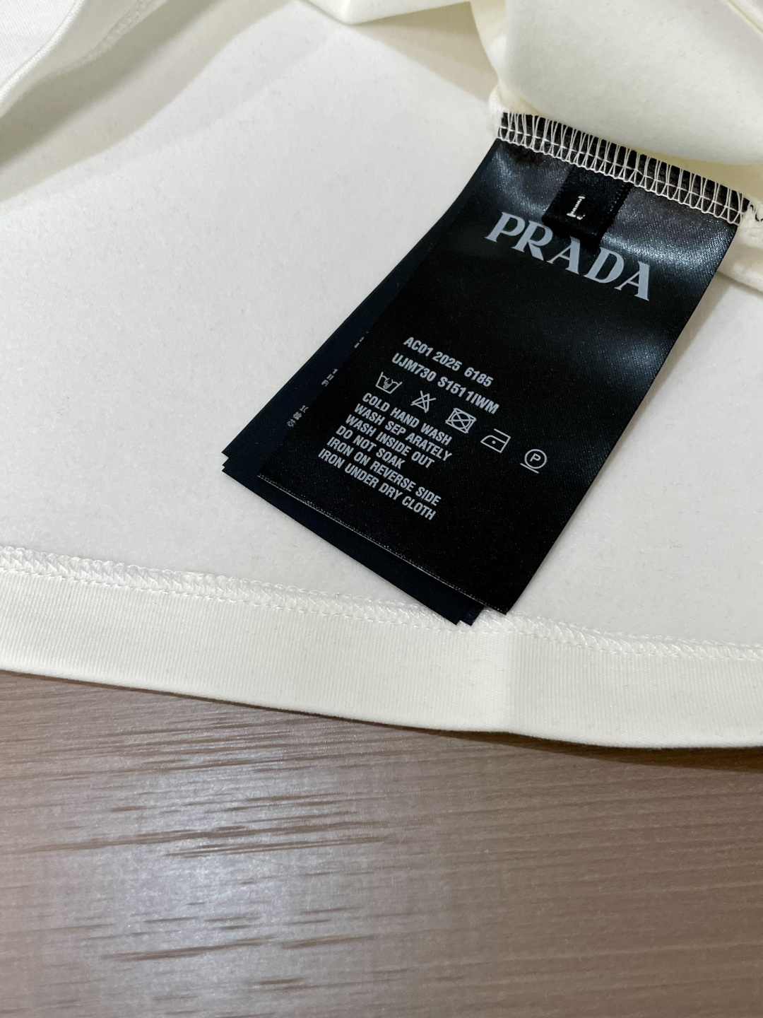 Prad 2025秋冬新款，定制面料，独特工艺logo，舒适性与透气性兼优，柔软抗皱弹性和垂性极佳，无论