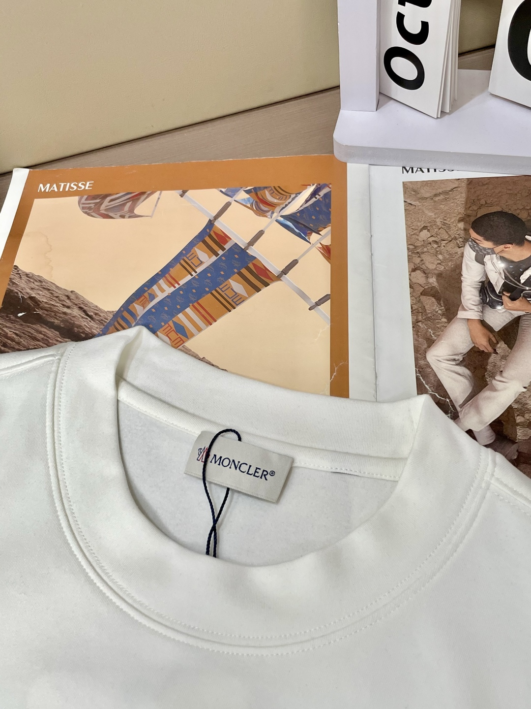 蒙口2025秋冬新款，定制面料，独特工艺logo，舒适性与透气性兼优，柔软抗皱弹性和垂性极佳，无论是单穿