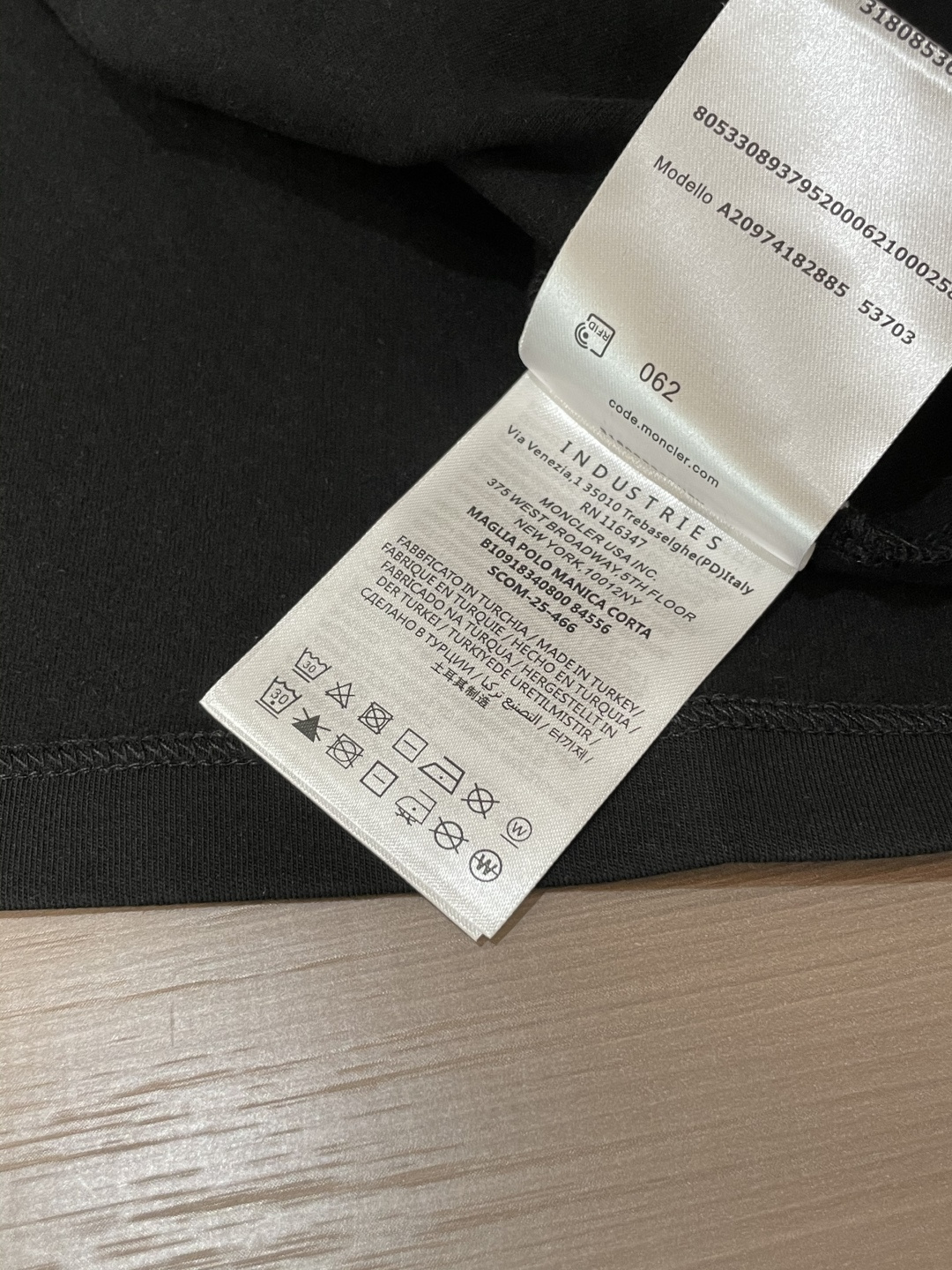 蒙口2025秋冬新款，定制面料，独特工艺logo，舒适性与透气性兼优，柔软抗皱弹性和垂性极佳，无论是单穿