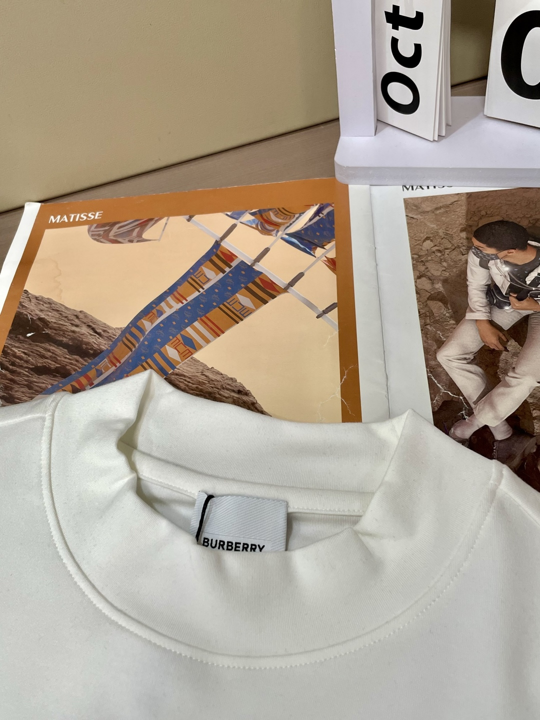 Bur 2025秋冬新款，定制面料，独特工艺logo，舒适性与透气性兼优，柔软抗皱弹性和垂性极佳，无论是