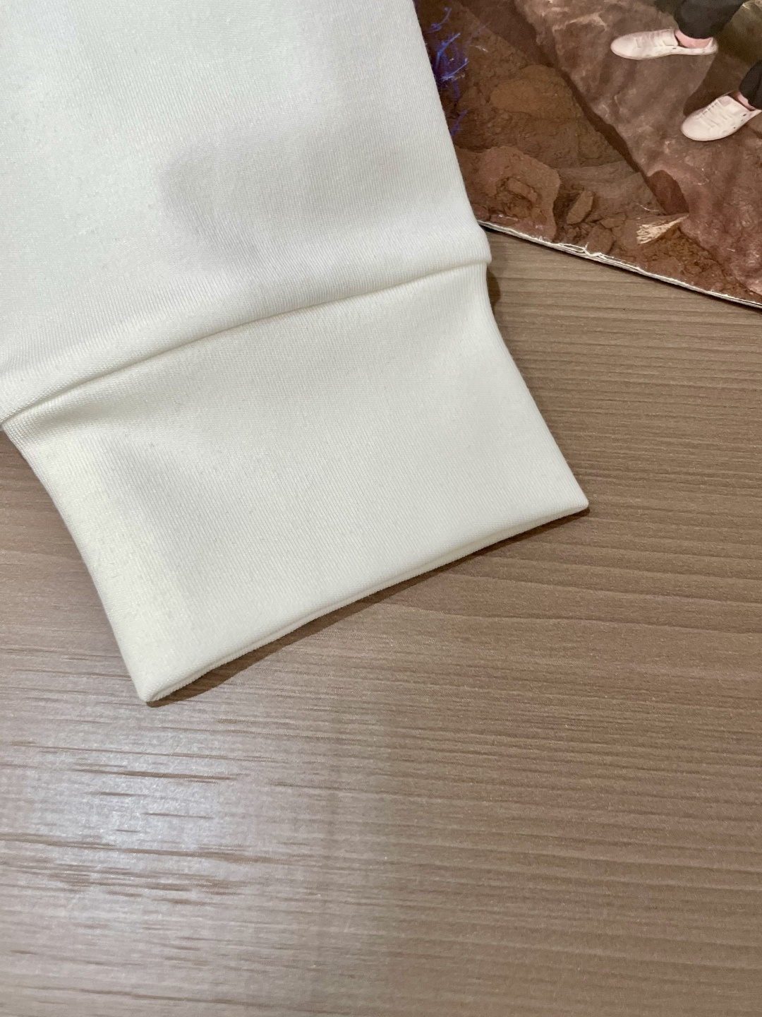 Bur 2025秋冬新款，定制面料，独特工艺logo，舒适性与透气性兼优，柔软抗皱弹性和垂性极佳，无论是