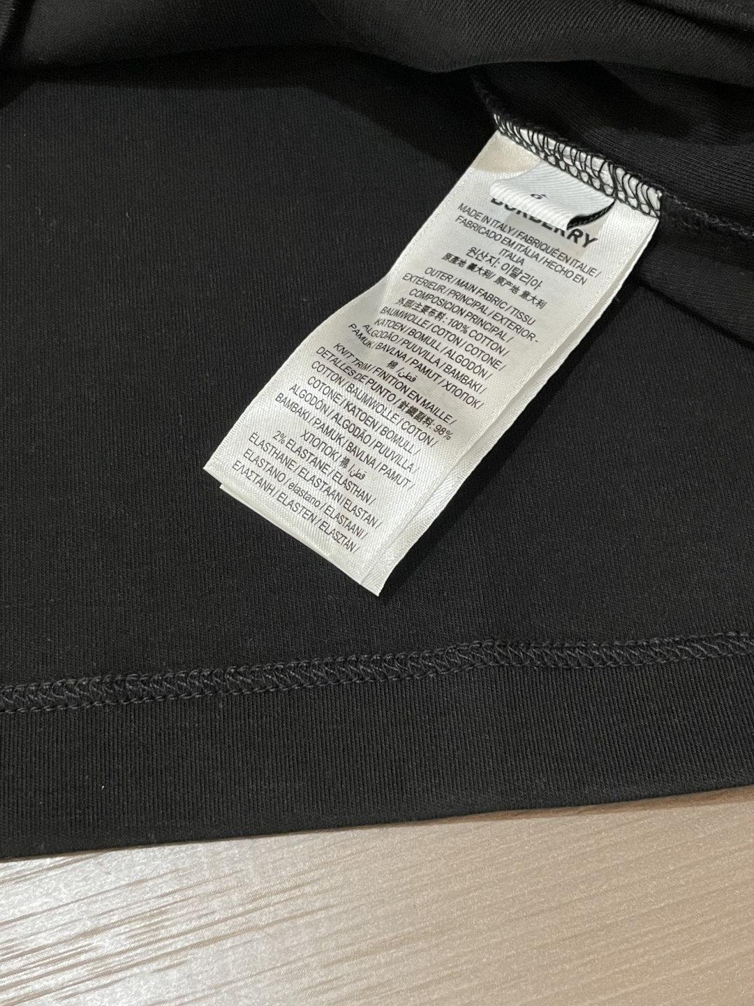 Bur 2025秋冬新款，定制面料，独特工艺logo，舒适性与透气性兼优，柔软抗皱弹性和垂性极佳，无论是