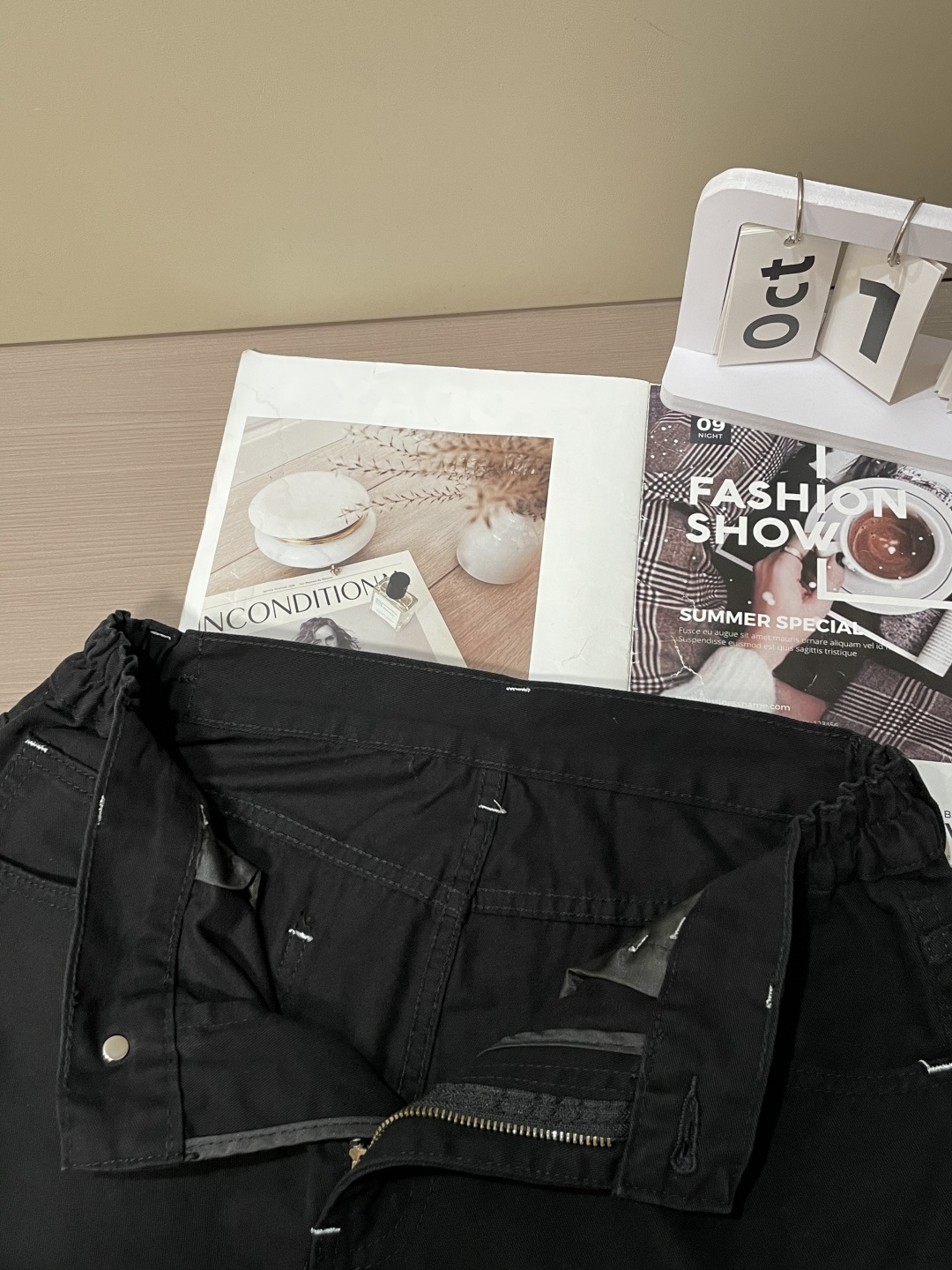 BUR 最新工装裤 潮人必备 订制面料 柔软排汗，舒适度极高。上身非常舒爽，原版辅料细节。上身运动休闲时