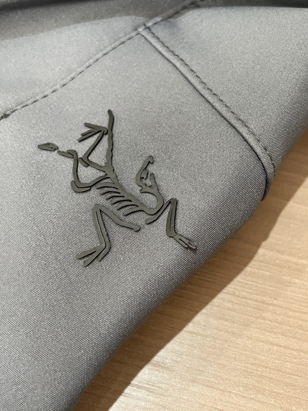 ARC‘TERYX —始祖鸟户外防风保暖透气冬季男士软壳加绒裤！无缝设计 高热度鸟家户外机能风3D立体修