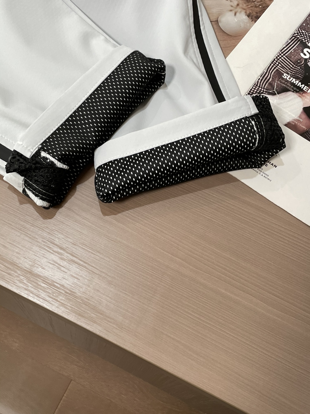 始祖鸟 最新工装裤 潮人必备 订制面料 柔软排汗，舒适度极高。上身非常舒爽，原版辅料细节。上身运动休闲时