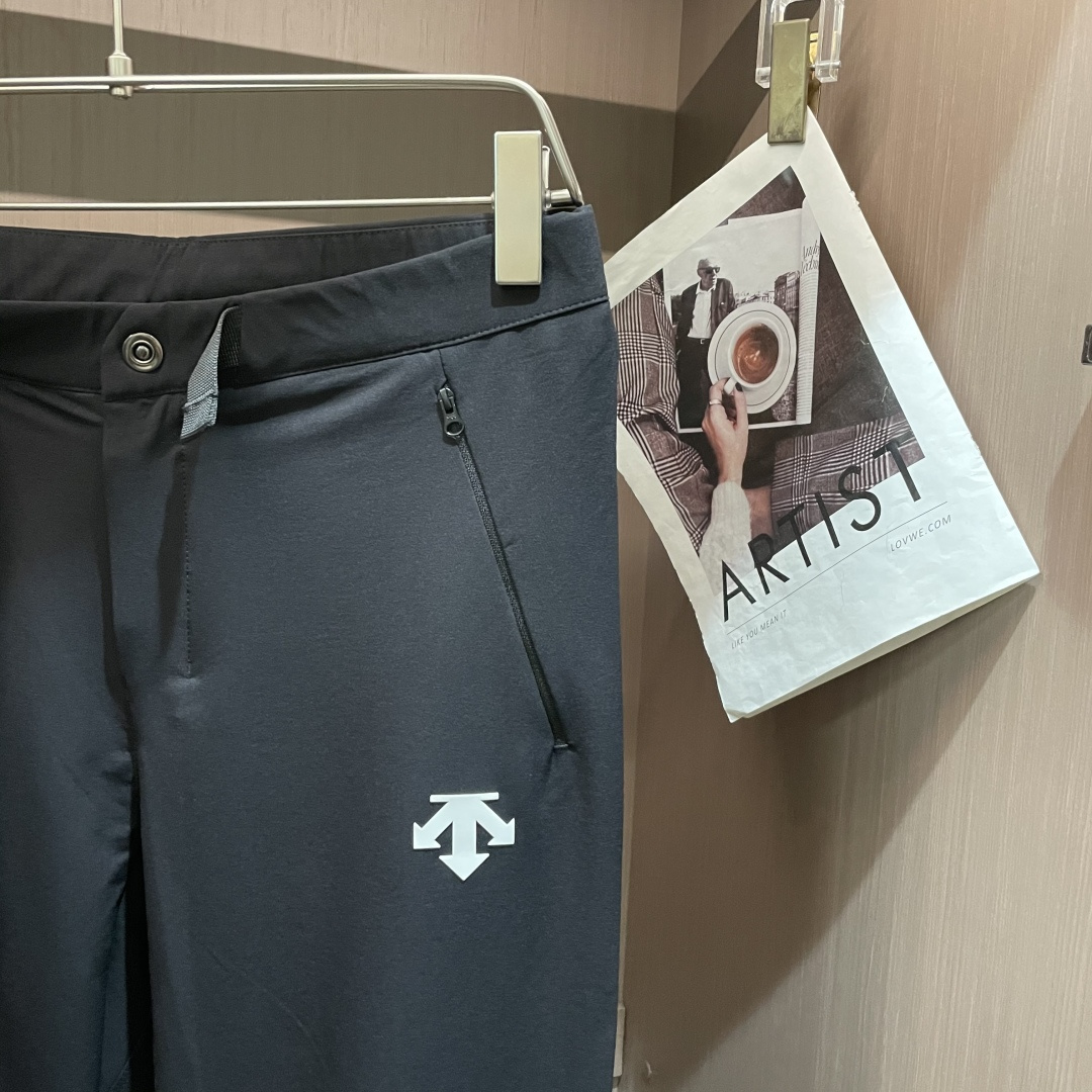 迪桑特 男士休闲裤👍速干面料休闲裤，最新款上身版型无敌正！绝对可以闭眼收的一款此款裤子非常百搭，弹力腰围