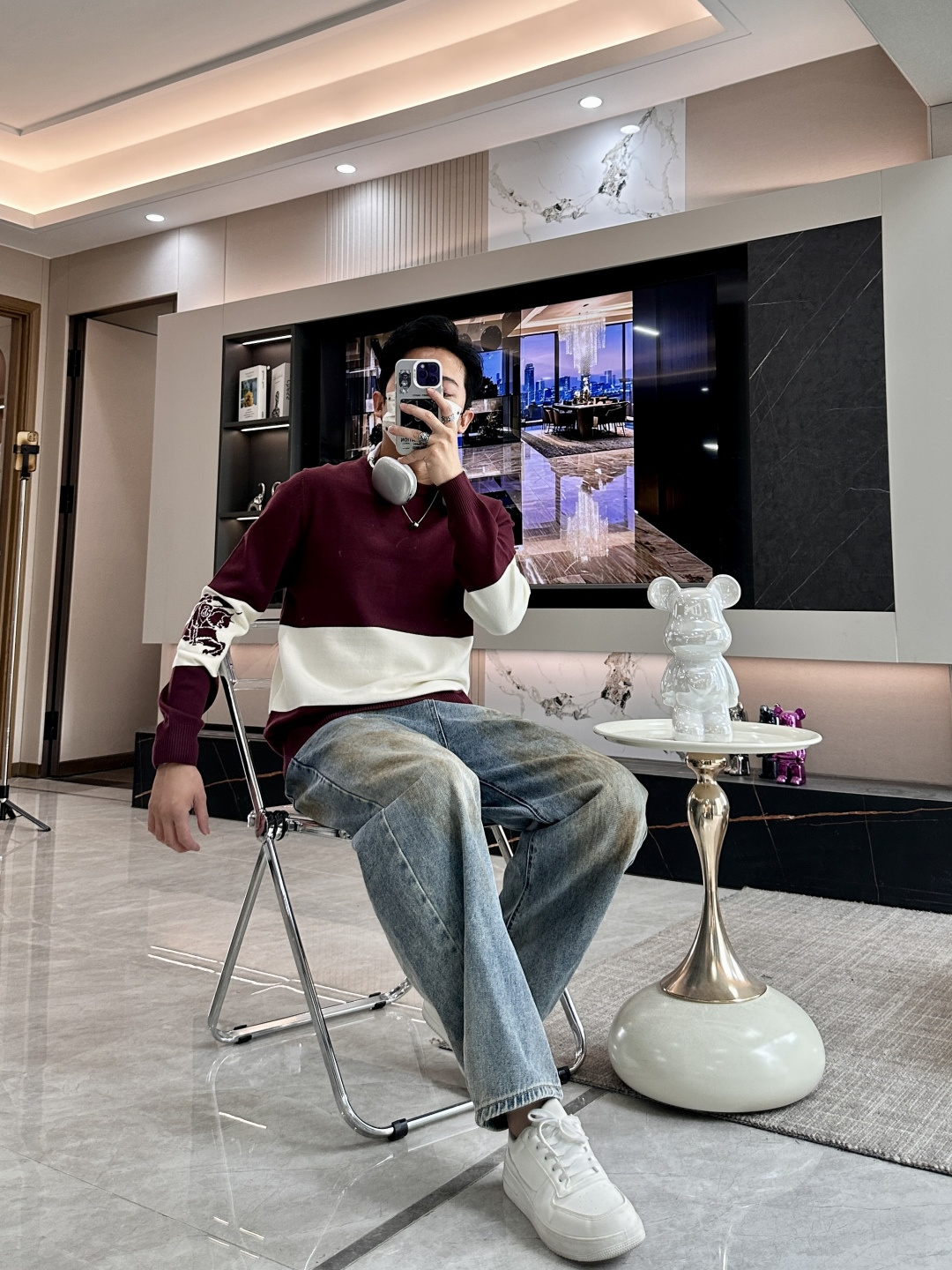 Bur 2025秋冬 高级定制 都市风十足 经典简约大气圆领打底针织毛衣。 采用进口羊毛混纺面料 柔软细