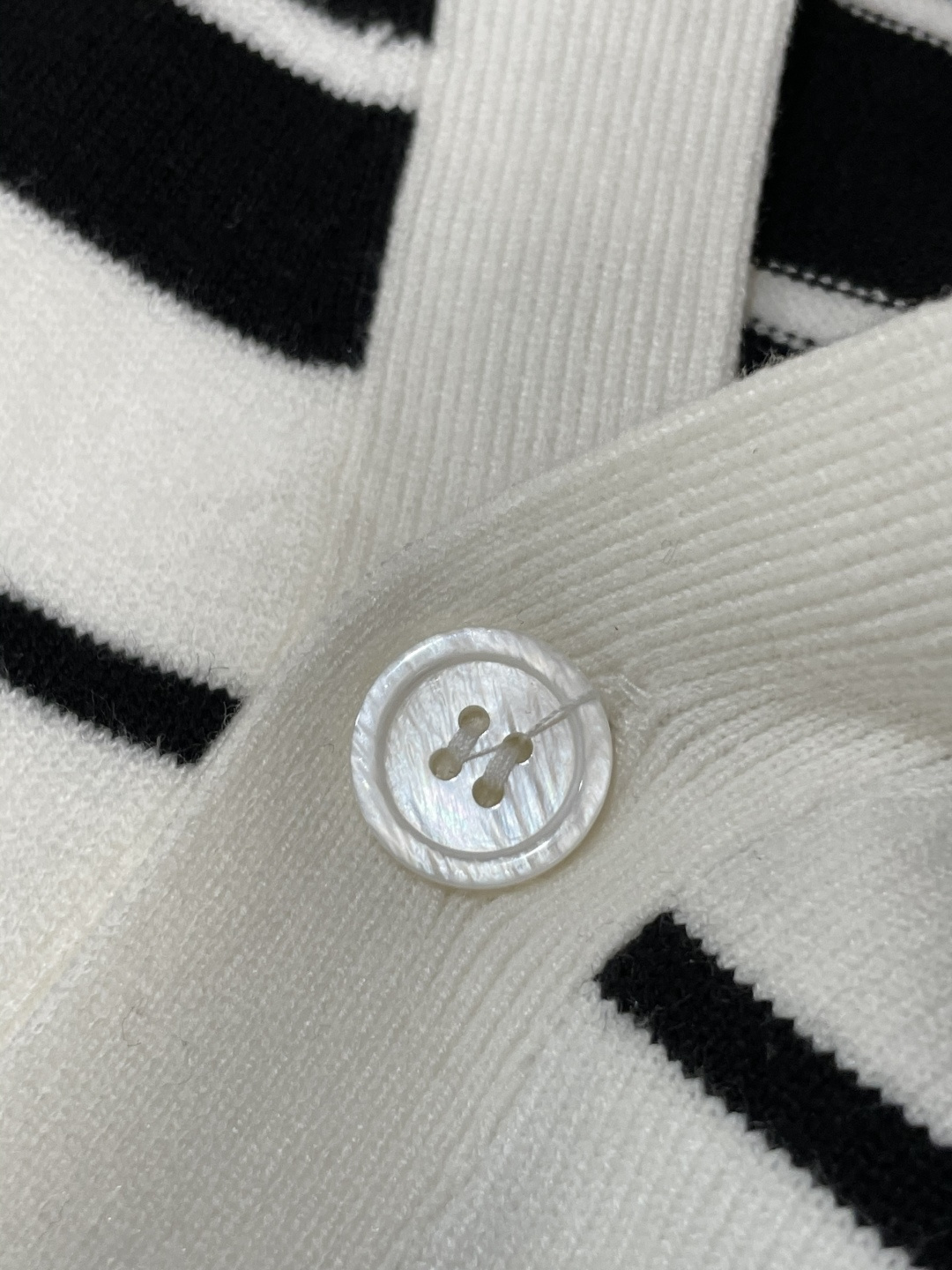 Gucc 2025秋冬新款/针织开衫毛衣休闲百搭男女同款年度最高逼格神级单品，真材实料打造无敌口碑，时髦