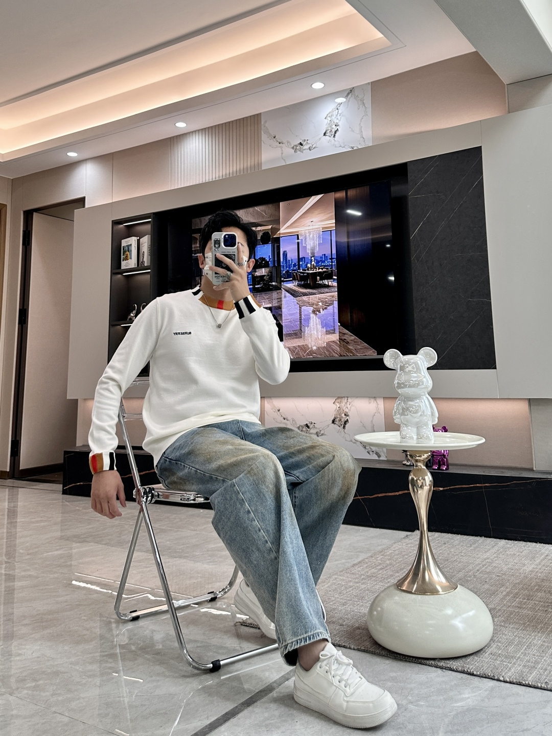 BUR 2025秋冬 高级定制 都市风十足 经典简约大气圆领打底针织毛衣。 采用进口羊毛混纺面料 柔软细