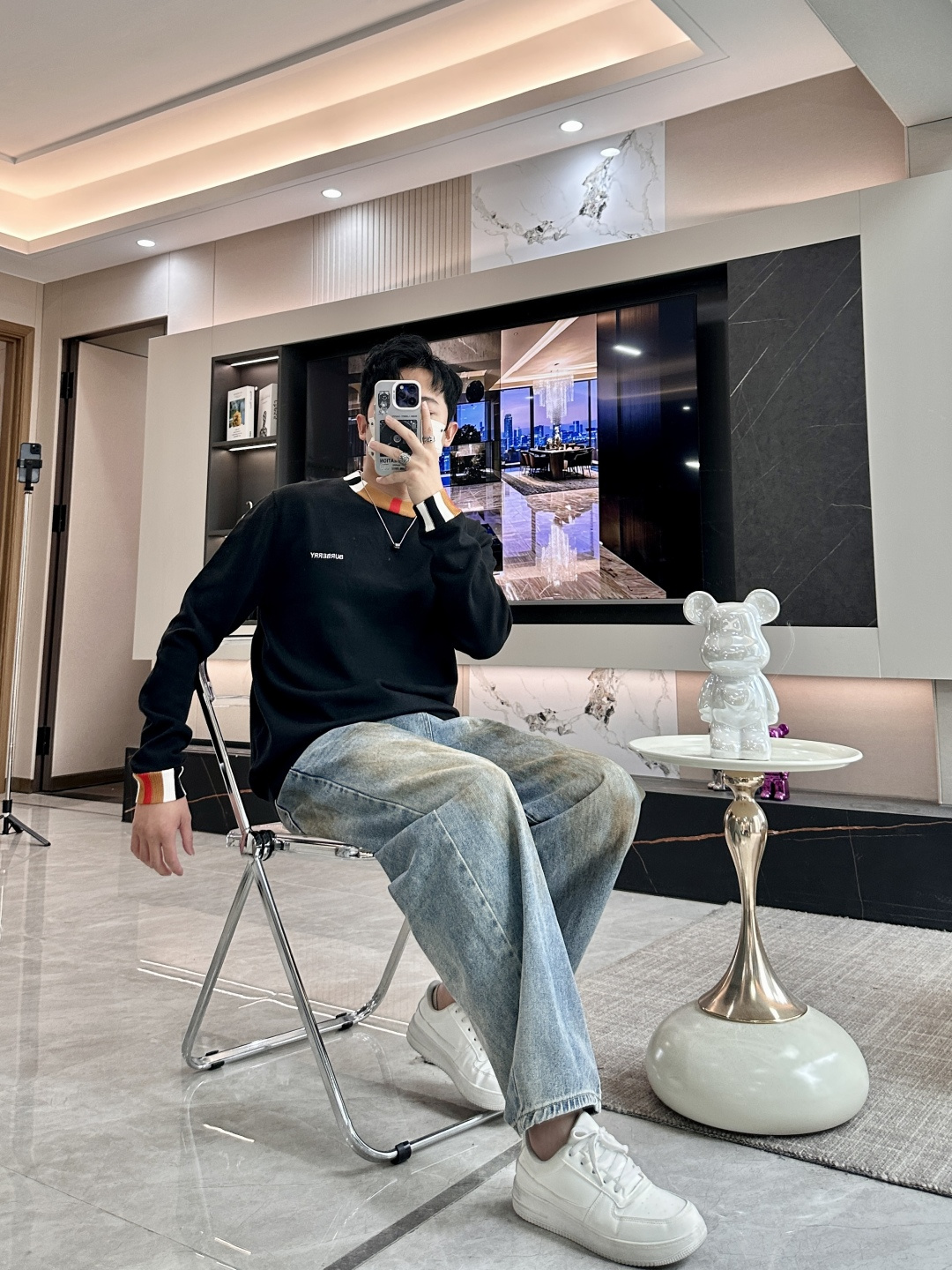 BUR 2025秋冬 高级定制 都市风十足 经典简约大气圆领打底针织毛衣。 采用进口羊毛混纺面料 柔软细