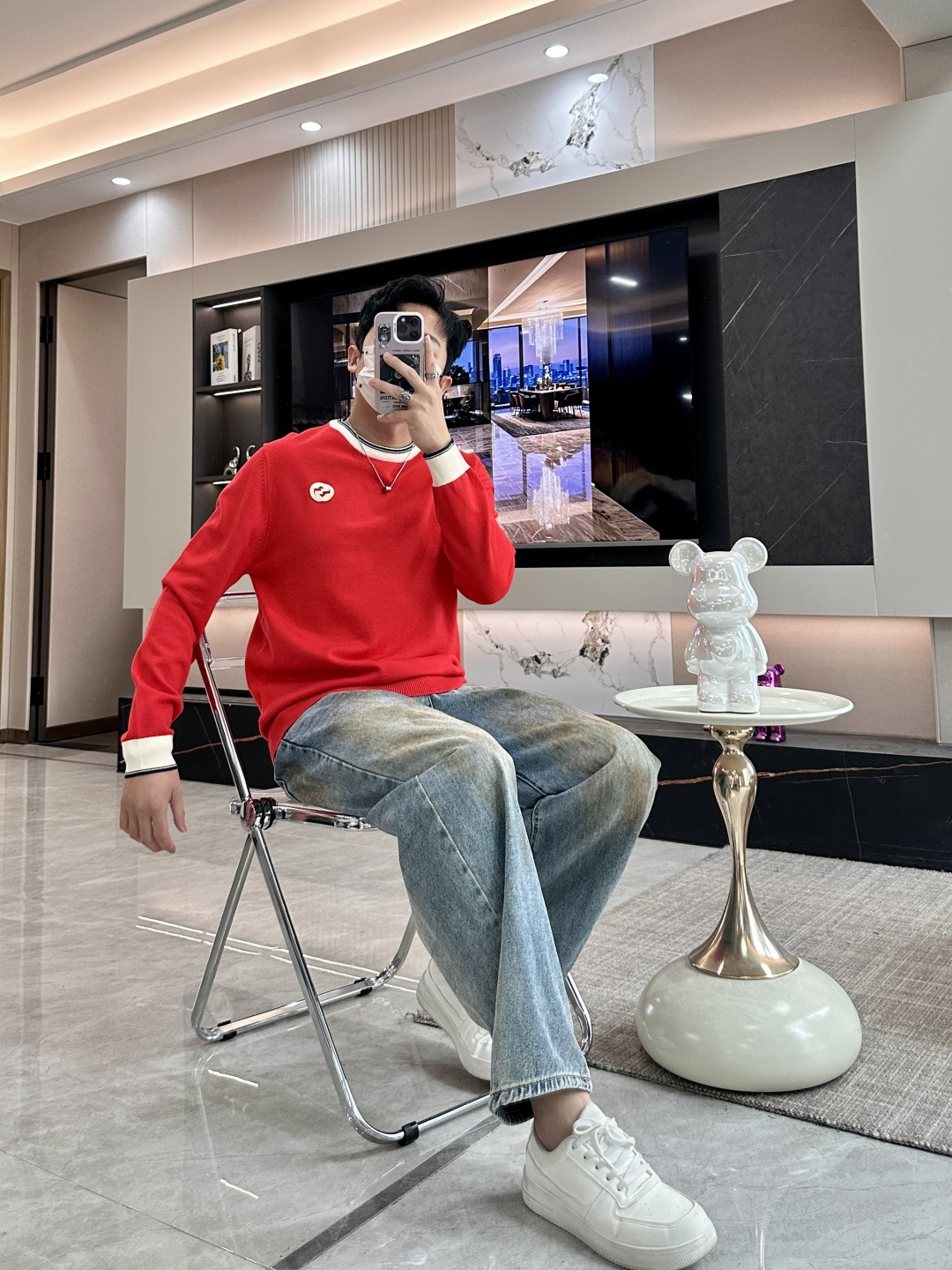 Gucc 2025秋冬 高级定制 都市风十足 经典简约大气圆领打底针织毛衣。 采用进口羊毛混纺面料 柔软