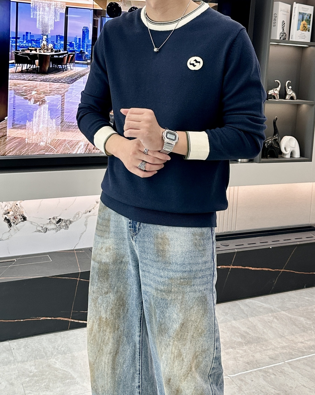 Gucc 2025秋冬 高级定制 都市风十足 经典简约大气圆领打底针织毛衣。 采用进口羊毛混纺面料 柔软