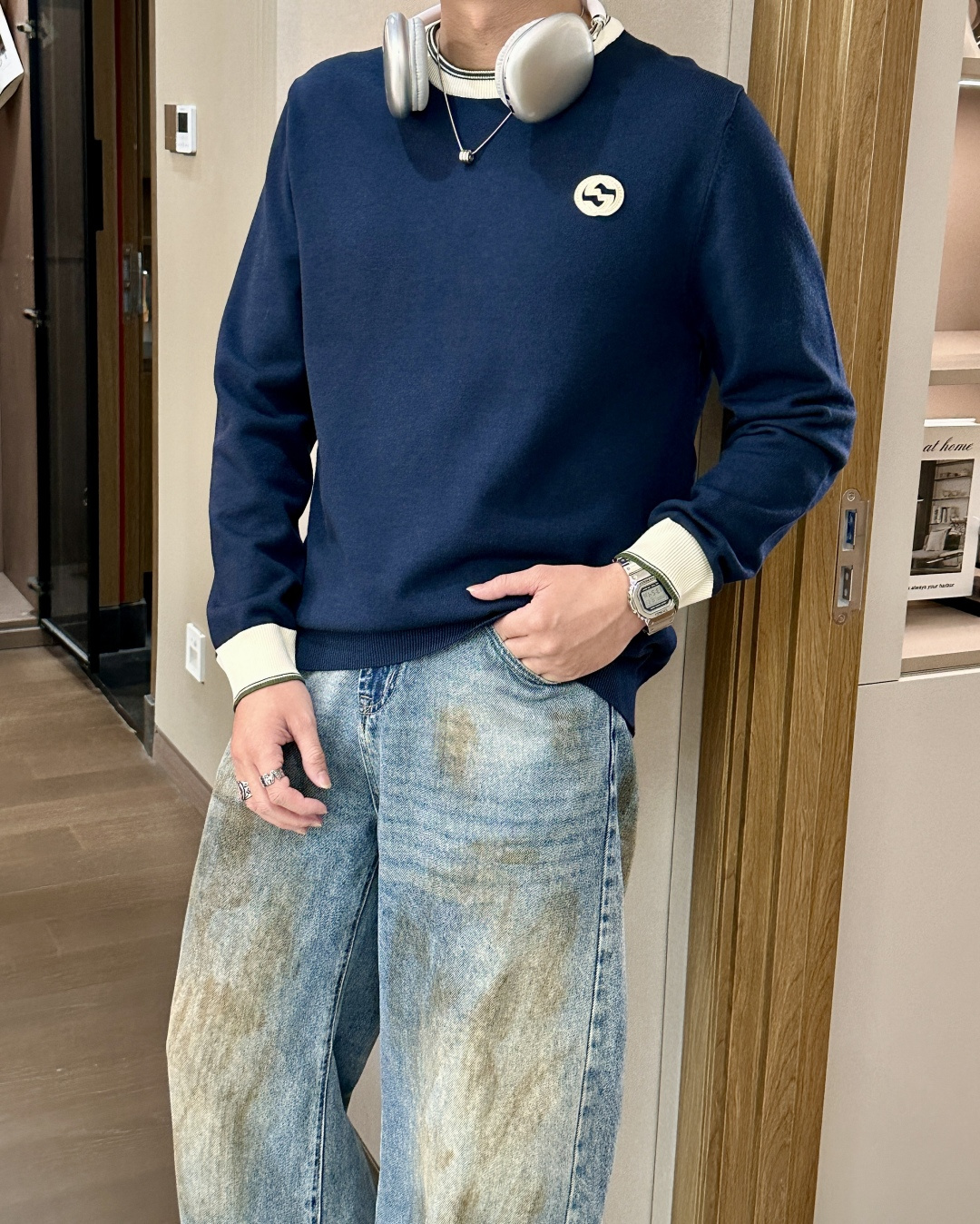 Gucc 2025秋冬 高级定制 都市风十足 经典简约大气圆领打底针织毛衣。 采用进口羊毛混纺面料 柔软