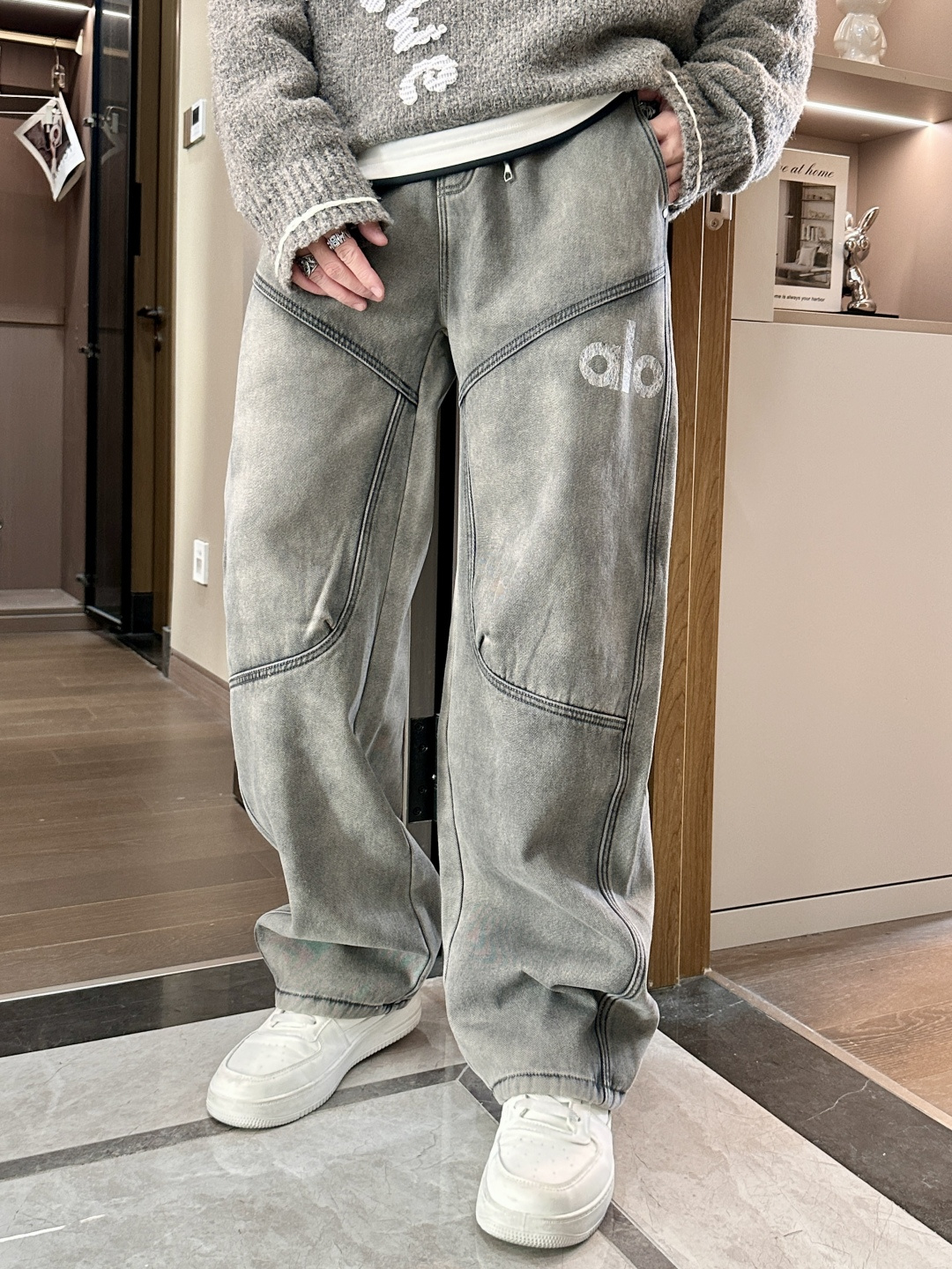 · alo 2025秋冬最新系列男士加厚休闲裤！内里加绒，非常保暖，北方的宝子们赶紧备上！采用客供弹力柔