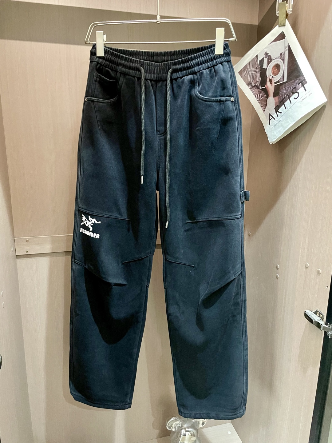 始祖鸟 2025秋冬最新系列男士加厚休闲裤！内里加绒，非常保暖，北方的宝子们赶紧备上！采用客供弹力柔棉材