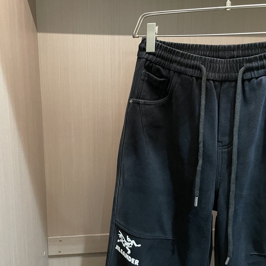 始祖鸟 2025秋冬最新系列男士加厚休闲裤！内里加绒，非常保暖，北方的宝子们赶紧备上！采用客供弹力柔棉材