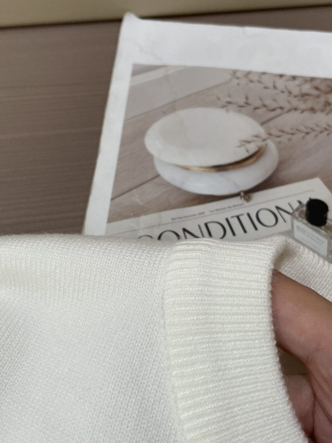 Dior 重磅推荐！2025aw秋冬新款 专柜同步 时尚经典针织衫 秋冬必备款 采用针织衫加厚毛衣，精致