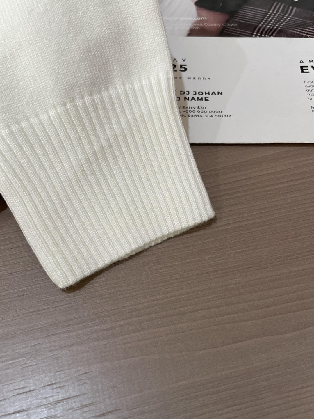 TB 重磅推荐！2025aw秋冬新款 专柜同步 时尚经典针织衫 秋冬必备款 采用针织衫加厚毛衣，精致简洁