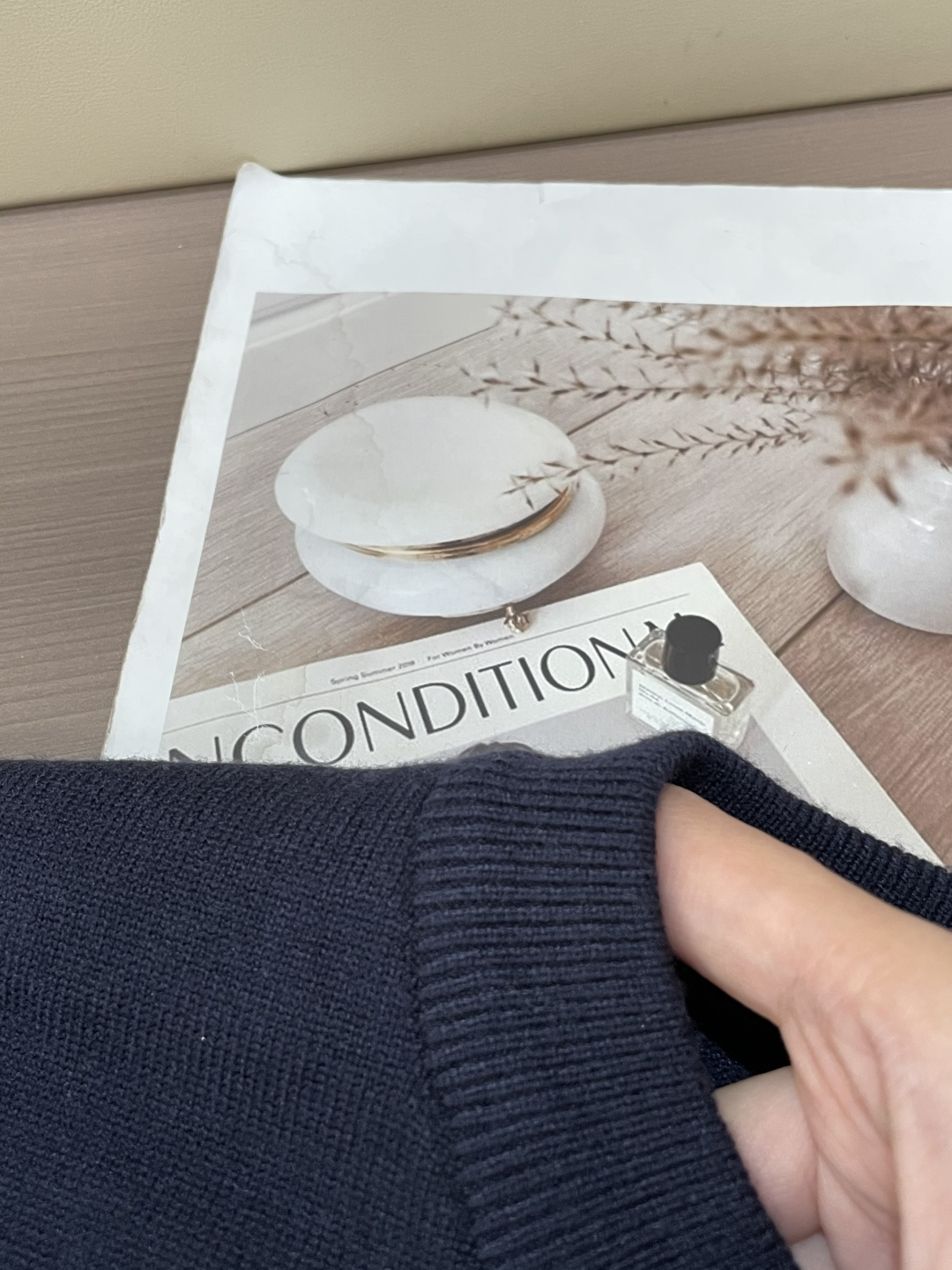 TB 重磅推荐！2025aw秋冬新款 专柜同步 时尚经典针织衫 秋冬必备款 采用针织衫加厚毛衣，精致简洁