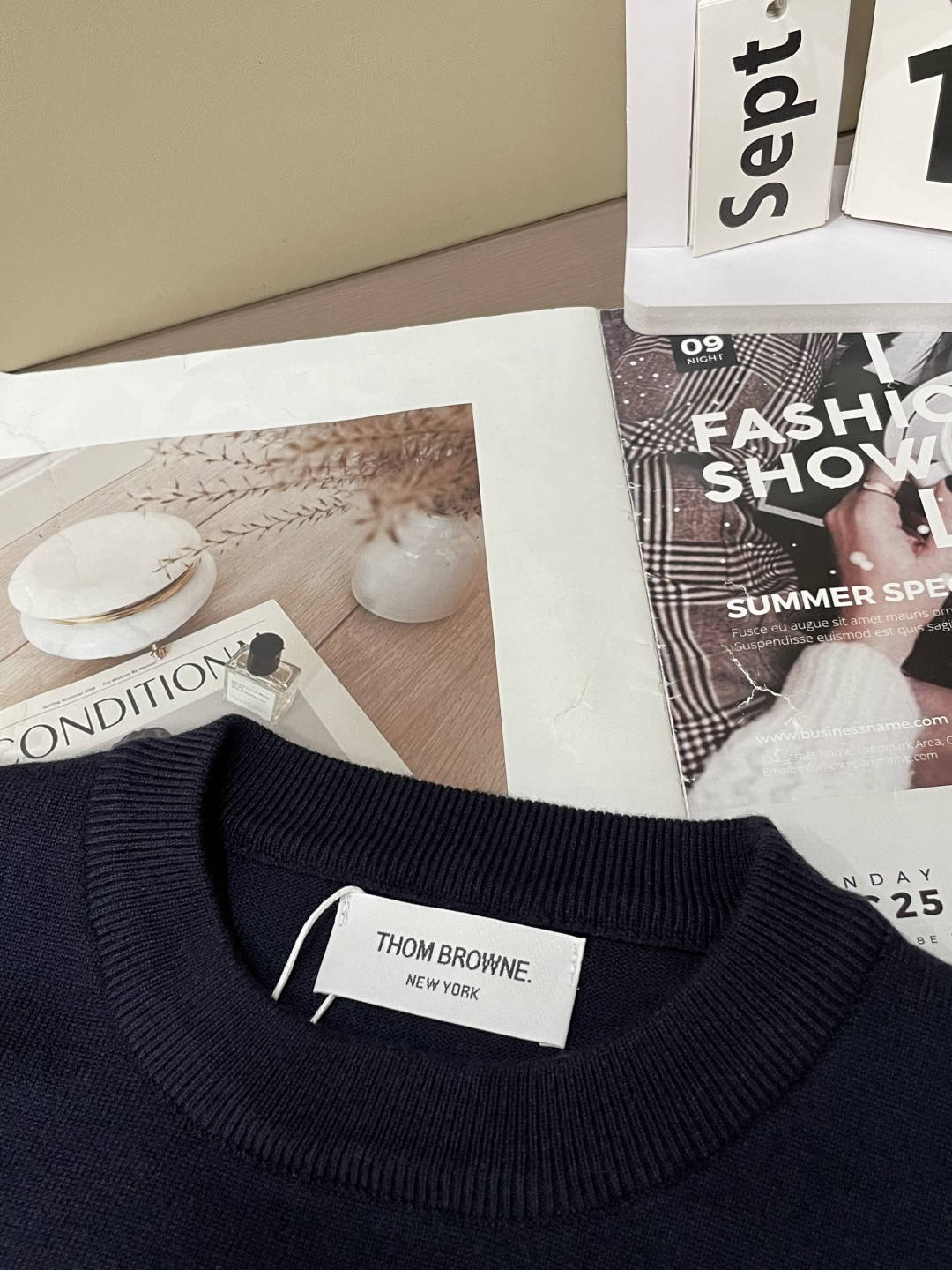 TB 重磅推荐！2025aw秋冬新款 专柜同步 时尚经典针织衫 秋冬必备款 采用针织衫加厚毛衣，精致简洁