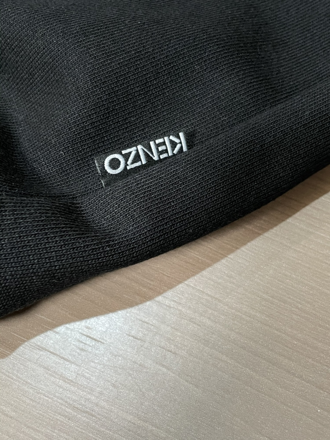 KENZO 套头连帽卫衣；经典套头男女同款，简约大气系列单品，低调奢华大气百搭款！卫衣选用客供100%高