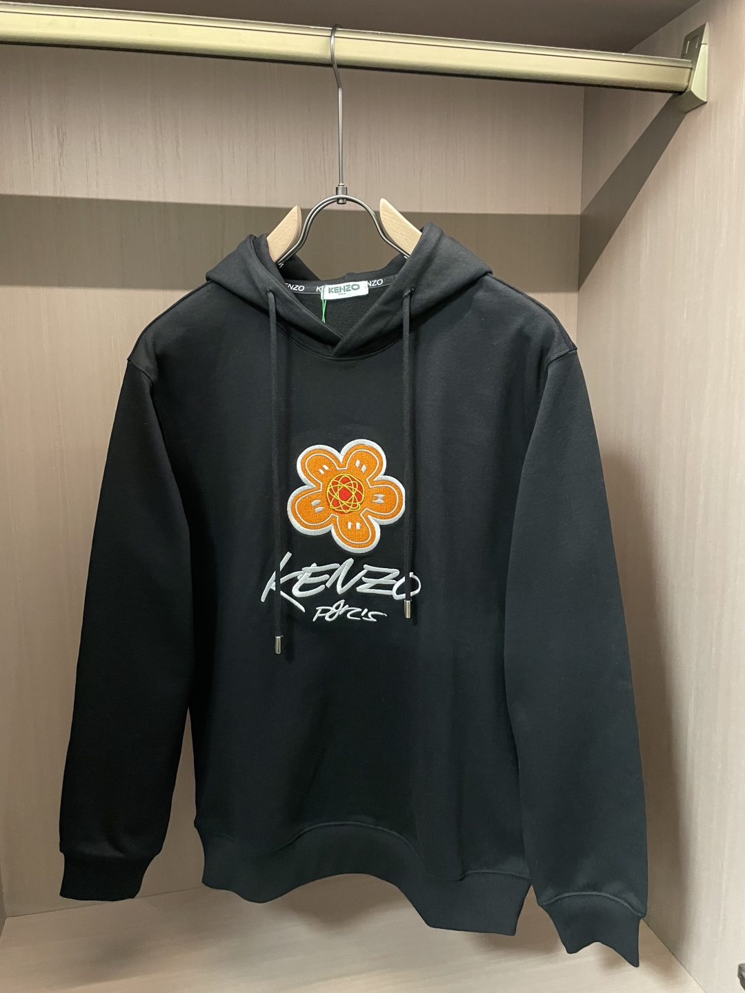 KENZO 套头连帽卫衣；经典套头男女同款，简约大气系列单品，低调奢华大气百搭款！卫衣选用客供100%高