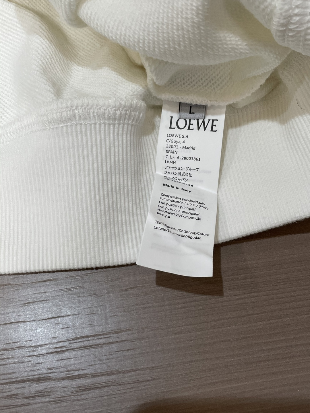 LOEWE 套头连帽卫衣；经典套头男女同款，简约大气系列单品，低调奢华大气百搭款！卫衣选用客供100%高