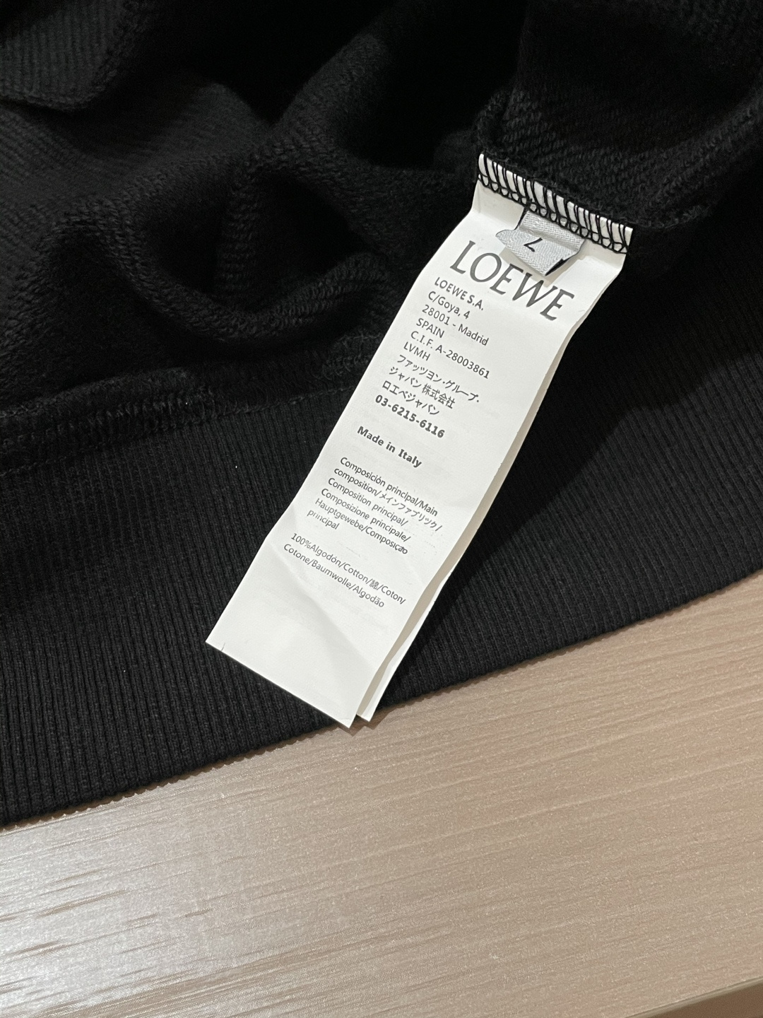 Loewe 套头连帽卫衣；经典套头男女同款，简约大气系列单品，低调奢华大气百搭款！卫衣选用客供100%高