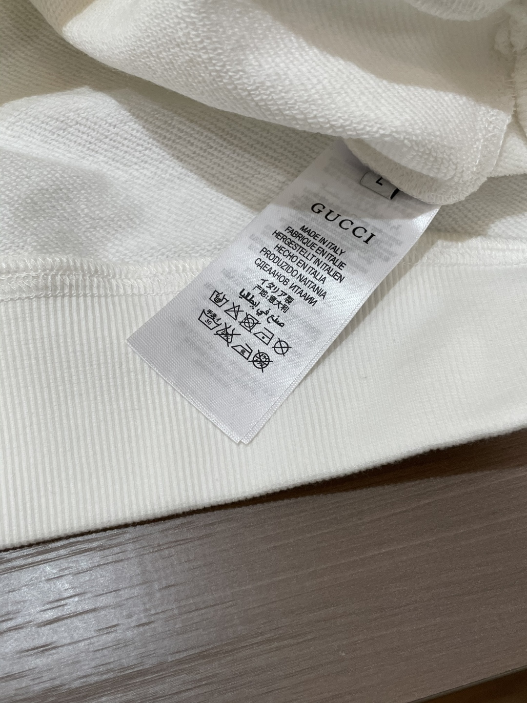 GUCC 套头圆领卫衣；经典套头男女同款，简约大气系列单品，低调奢华大气百搭款！卫衣选用客供100%高克