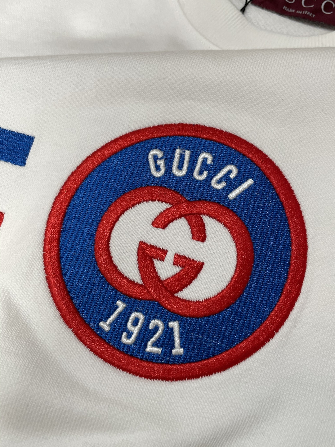 GUCC 套头圆领卫衣；经典套头男女同款，简约大气系列单品，低调奢华大气百搭款！卫衣选用客供100%高克