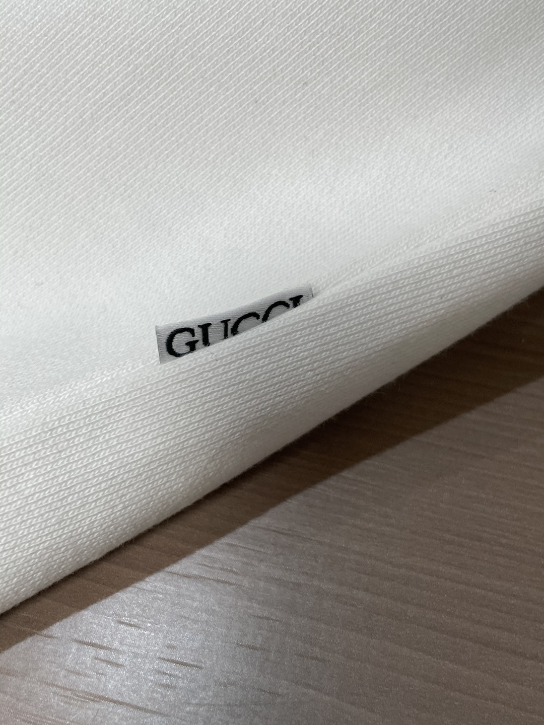 GUCC 套头圆领卫衣；经典套头男女同款，简约大气系列单品，低调奢华大气百搭款！卫衣选用客供100%高克