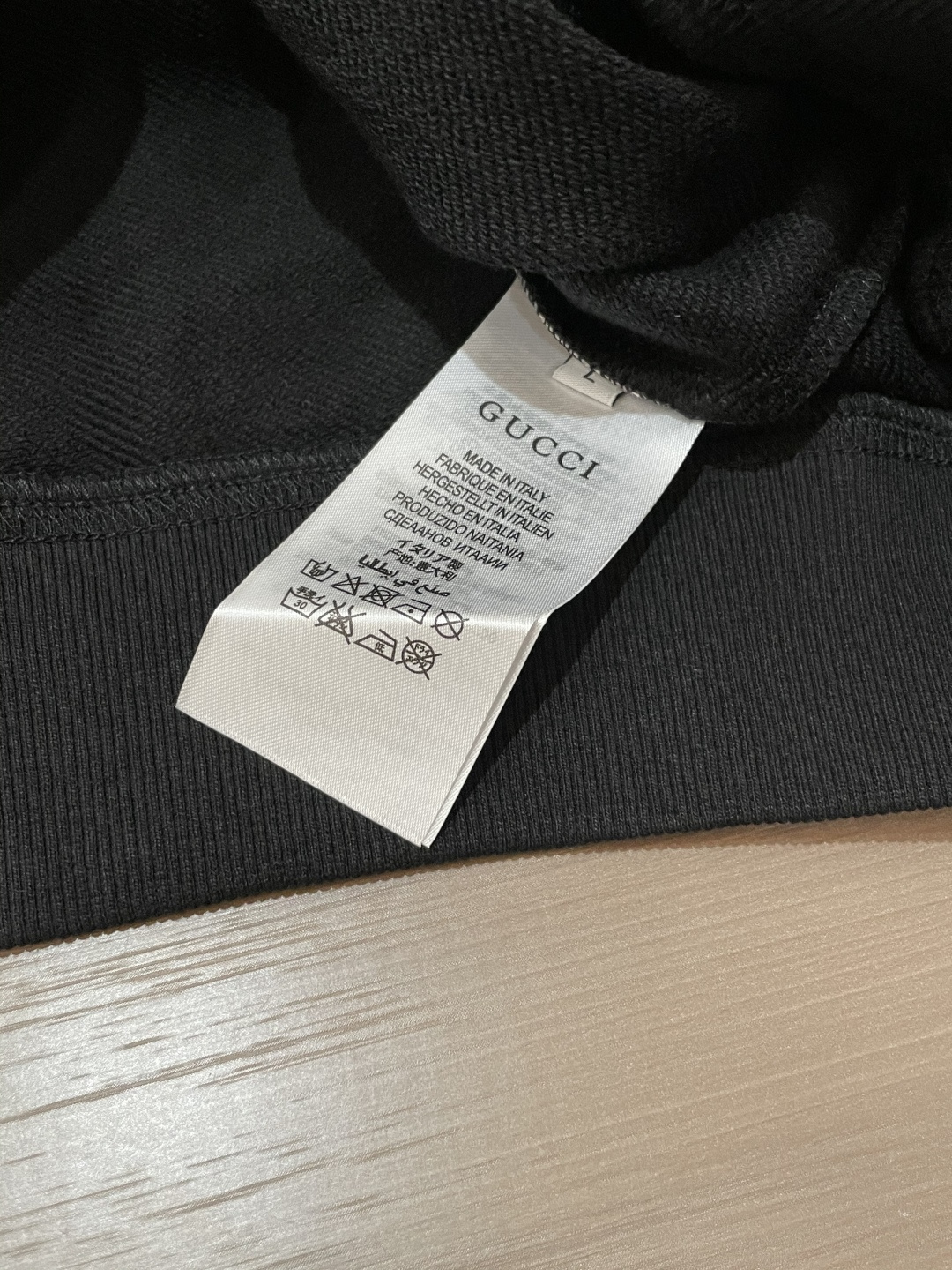 GUCC 套头圆领卫衣；经典套头男女同款，简约大气系列单品，低调奢华大气百搭款！卫衣选用客供100%高克
