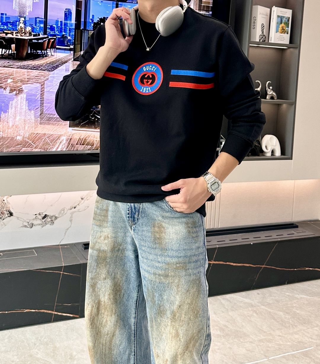 GUCC 套头圆领卫衣；经典套头男女同款，简约大气系列单品，低调奢华大气百搭款！卫衣选用客供100%高克