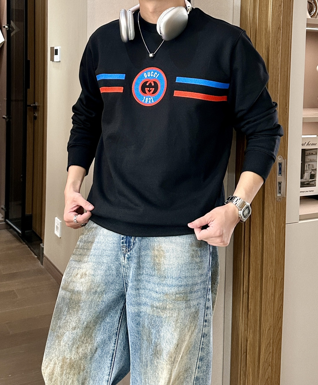 GUCC 套头圆领卫衣；经典套头男女同款，简约大气系列单品，低调奢华大气百搭款！卫衣选用客供100%高克