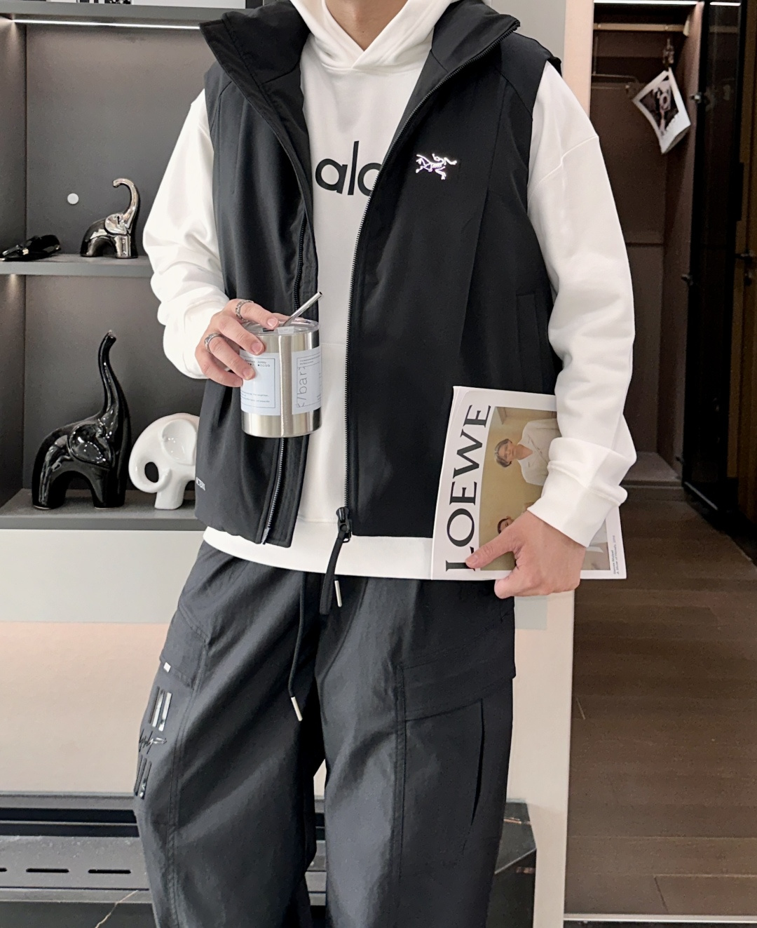 NO:629162,· Arc'teryx 2025FW down vest, a must-have item for fashionistas!  Advanced customization, the highest standard of 90 down, ingredients support testing, first-class thermal performance. Double-layer gallbladder inside to ensure that the goose down will not come out, customized high-density waterproof nylon fabric. High-end texture and durability. The quality can reach the purchase level. Super versatile, the upper body effect is great!  Size 48-56 (profitable), arc'teryx, down jacket, alexander wang19860909· 始祖鸟 2025FW羽绒马甲 潮人必备单品！高级定制 最高标准90绒,成分支持检测,一流保暖性能.内里双层胆布,以保证鹅绒不会钻出,定制高密度防水尼龙面料.高端质感及耐用性.品质可达代购级别. 超级百搭,上身效果超赞！ 尺码48-56 (让利款）,arc'teryx,down jacket,alexander wang,Men's clothing