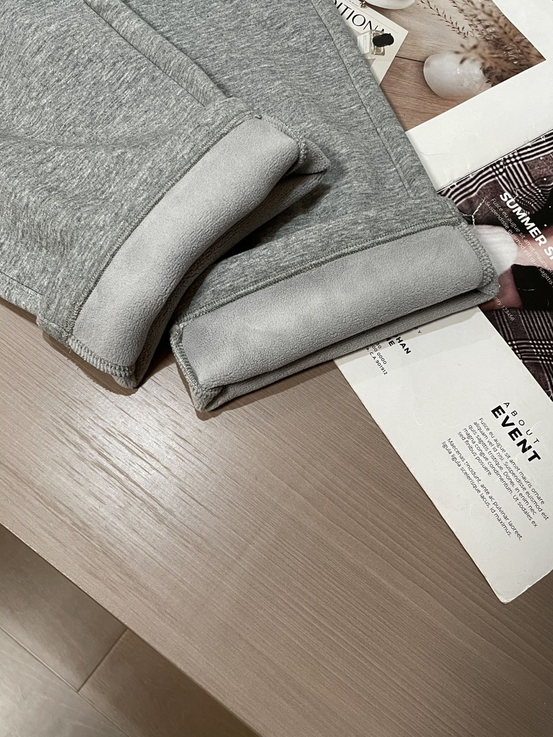 DG 2025秋冬最新休闲裤 加厚款 日常必备 版型超赞，能很好的修复各种腿型，非常个性！柔软排汗，舒适