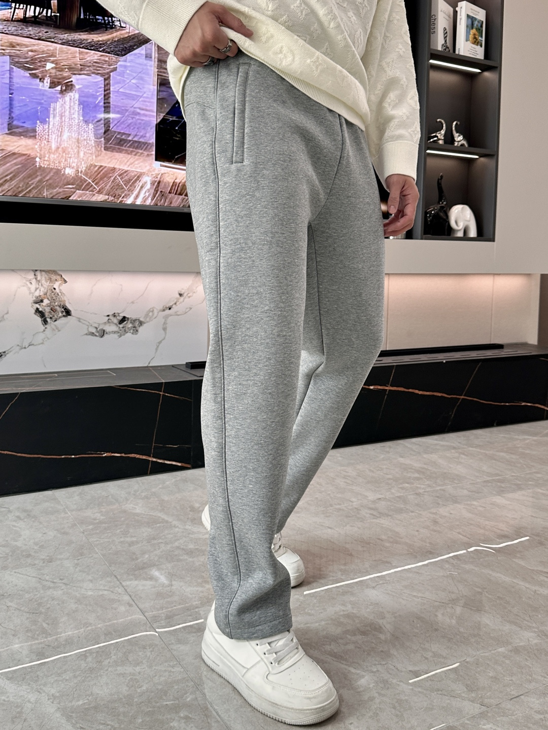 DG 2025秋冬最新休闲裤 加厚款 日常必备 版型超赞，能很好的修复各种腿型，非常个性！柔软排汗，舒适