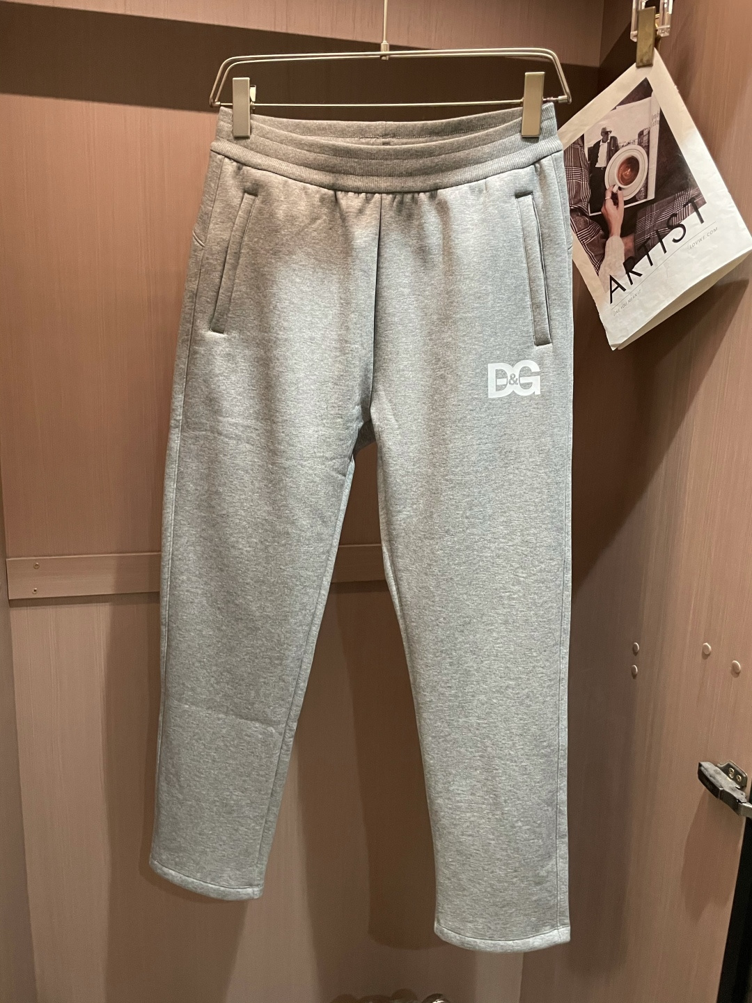 DG 2025秋冬最新休闲裤 加厚款 日常必备 版型超赞，能很好的修复各种腿型，非常个性！柔软排汗，舒适