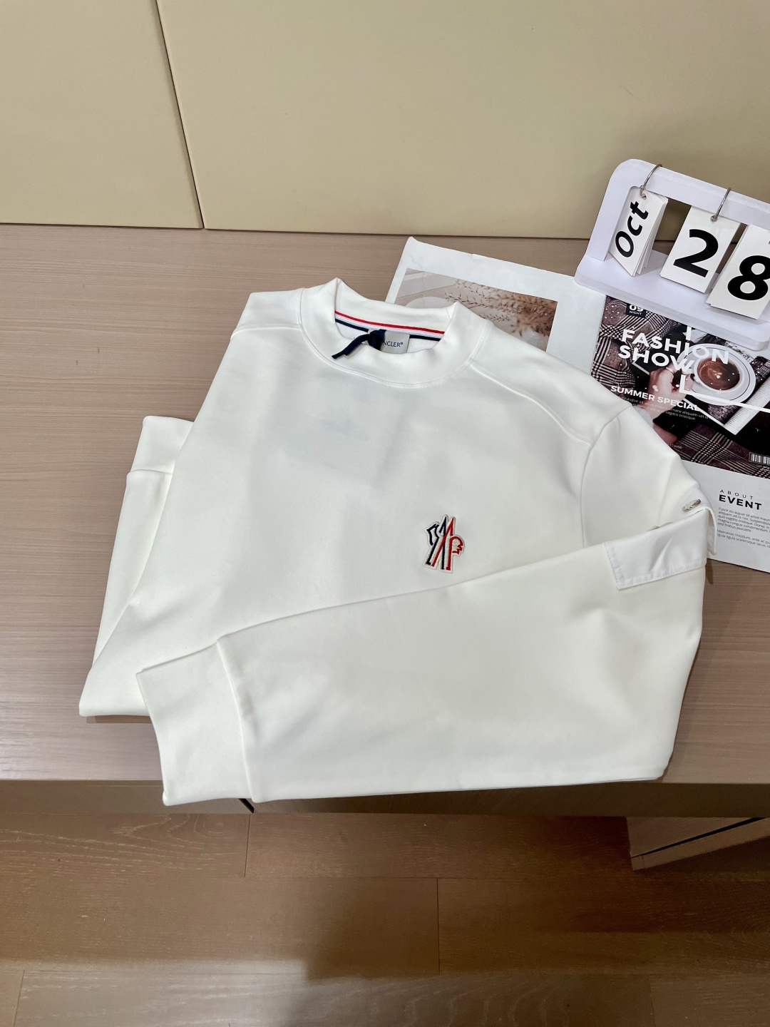 蒙口 2025秋冬新款长袖，定制面料，独特工艺logo，舒适性与透气性兼优，柔软抗皱弹性和垂性极佳，无论